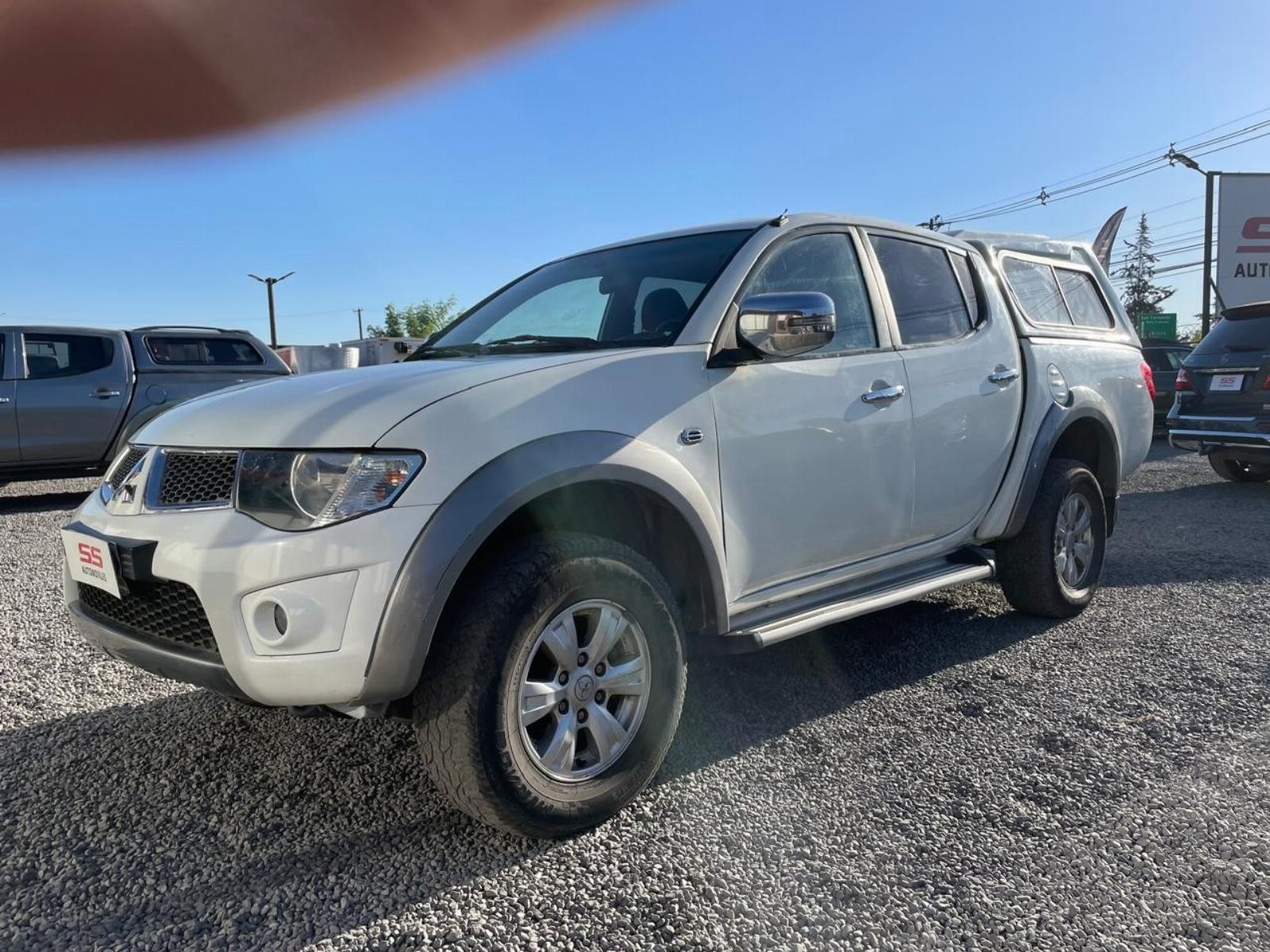 MITSUBISHI L200 Dakar 2.5 4X4 MT5 2013 Mitsubishi L200 - FULL MOTOR