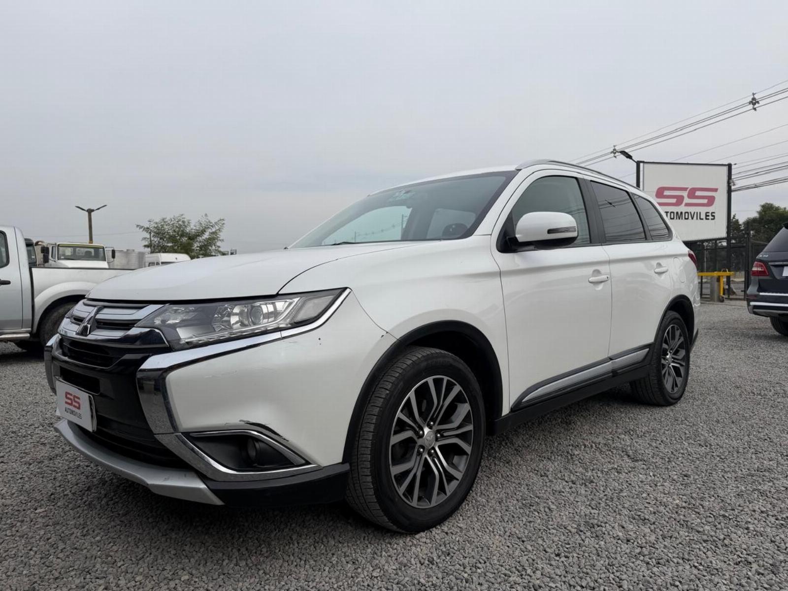 MITSUBISHI OUTLANDER GLX 4X4 2.4 Aut 2016 Mitsubishi Outlander - FULL MOTOR