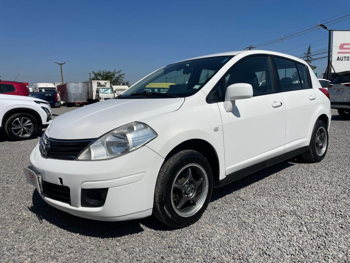 NISSAN TIIDA Sport 1.6 5MT 2012 Nissan Tiida - FULL MOTOR