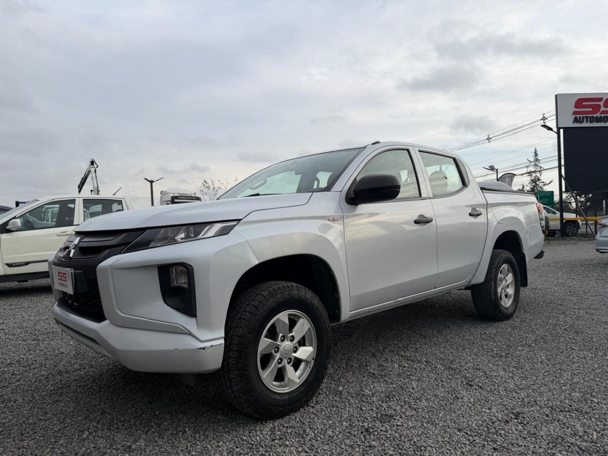 MITSUBISHI L200 4X2 2.4 MT6 Work 2021 MItsubishi L200 - FULL MOTOR