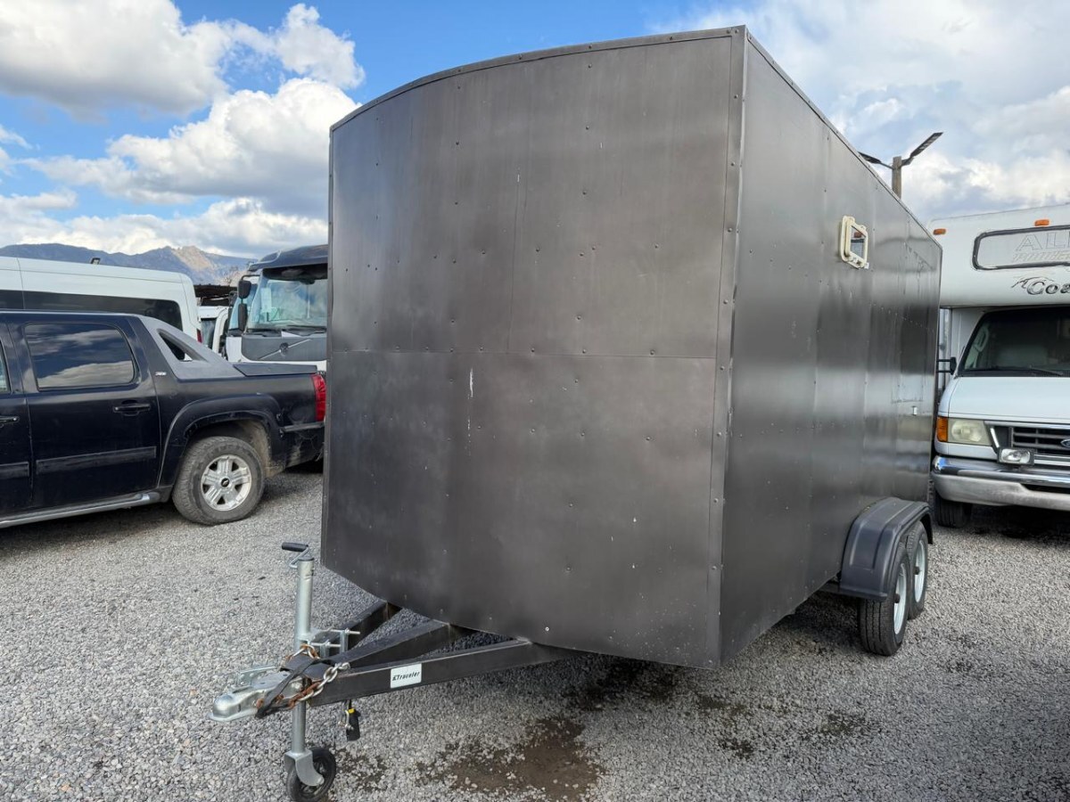 TRAVELLER F-610 Hechizo Cerrado 2 ejes 2019 Traveler - FULL MOTOR