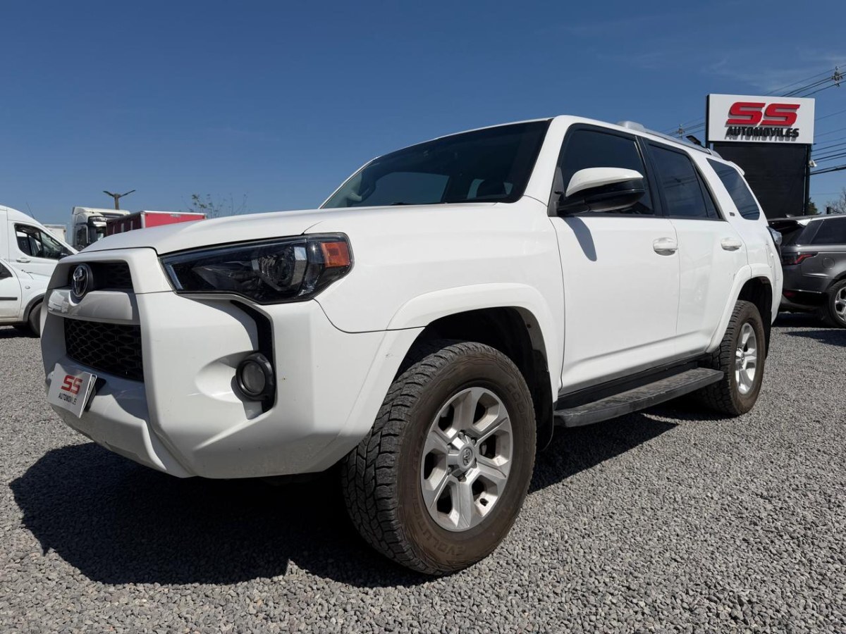 TOYOTA 4 RUNNER SR5 4X4 AT 2014 Toyota 4 Runner - FULL MOTOR