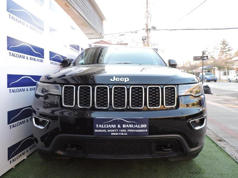 JEEP GRAND CHEROKEE 3.6 LAREDO 4WD AT 2019 AUTOMATICO - POCO KM - TALCIANI BASUALDO