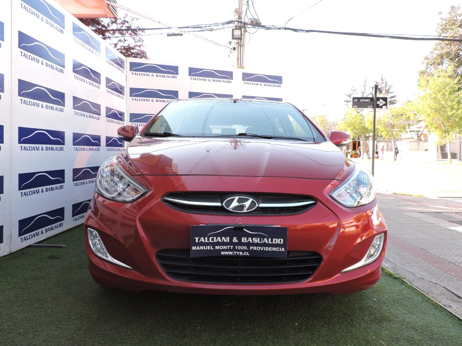 HYUNDAI ACCENT 1.4 MT 2019 POCO KILOMETRAJE - FULL MOTOR