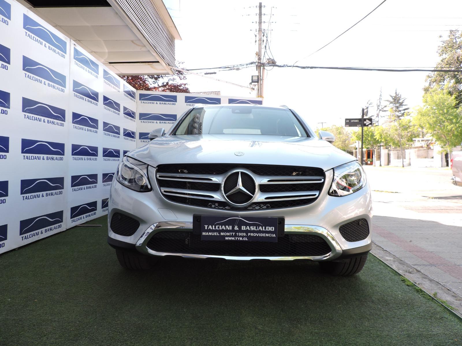MERCEDES-BENZ GLC 220D AUTOMÁTICO 2017 MANTENCIONES EN LA MARCA - 