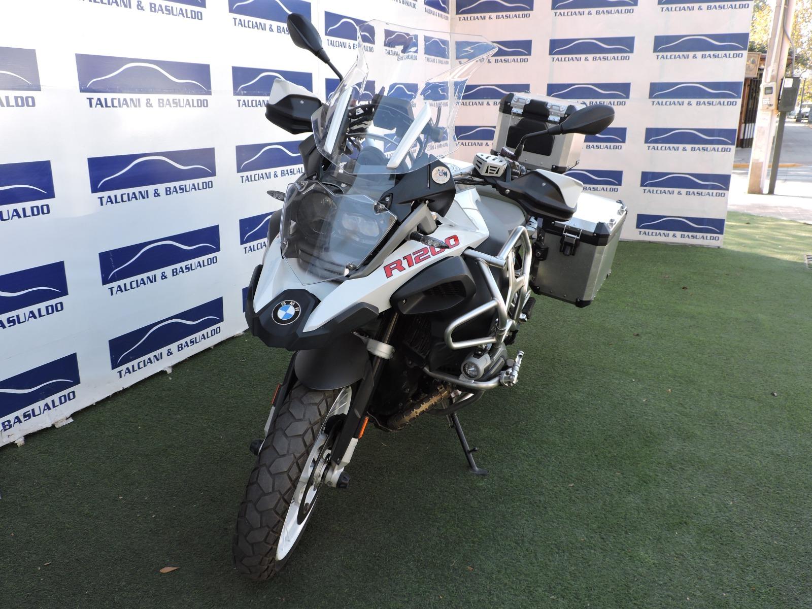 BMW R 1200 GS ADVENTURE III MOTORRAD 2017 ESCAPE AKRAPOVIC - EQUIPADA CON PROTECCIONES - TALCIANI BASUALDO