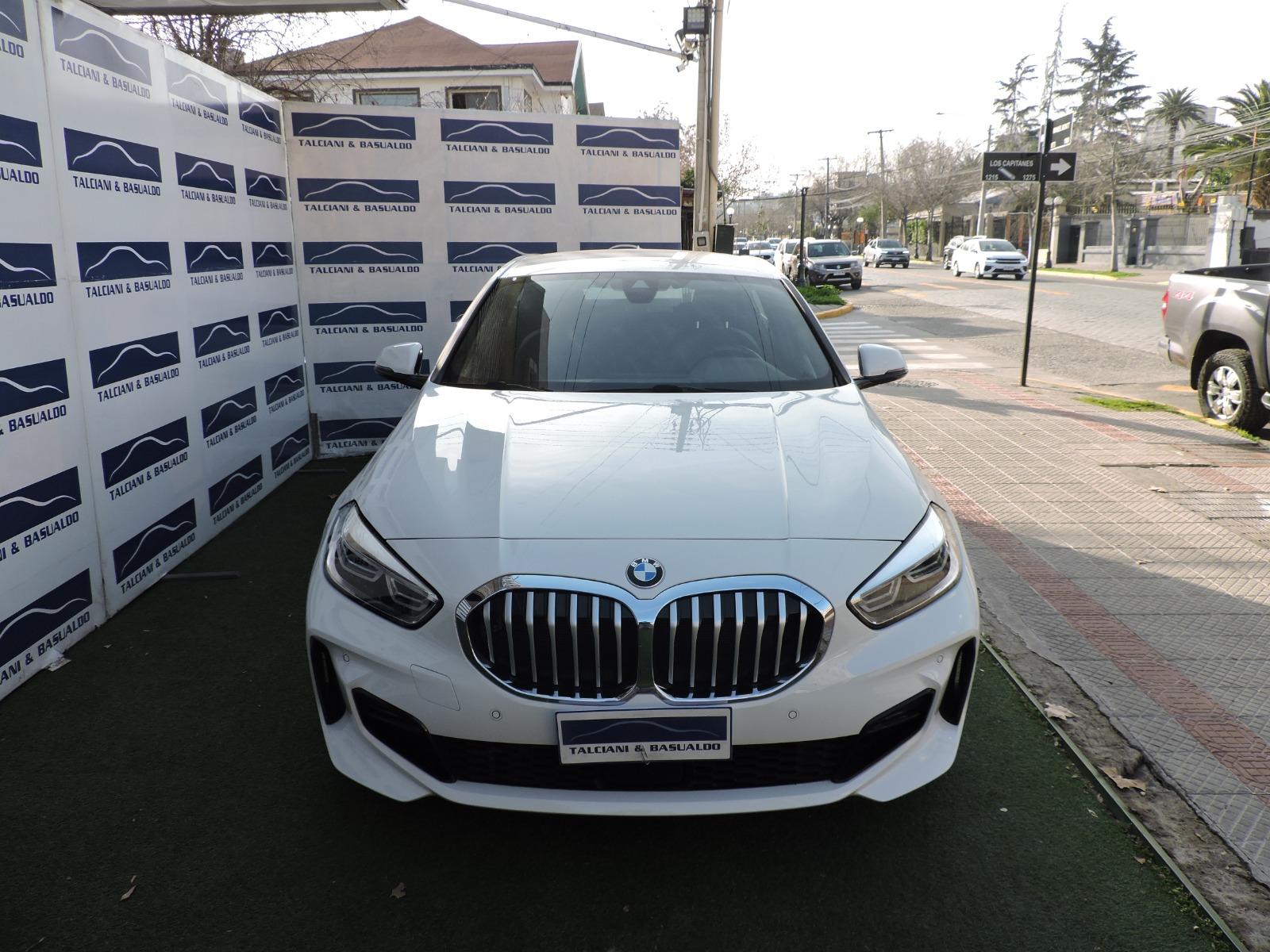 BMW 118I HATCHBACK 1.5 2023 POQUISIMO KILOMETRAJE - UNICA DUEÑA - MANTENCIONES - FULL MOTOR