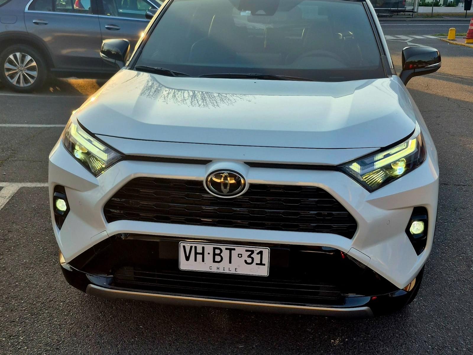 TOYOTA RAV 4 HYBRID CVT 2.5 2025 COMO NUEVA - FULL MOTOR