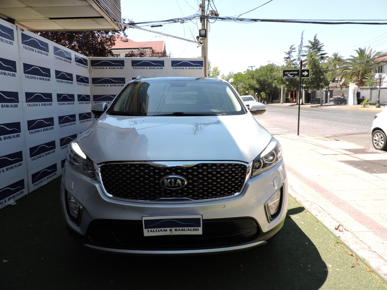 KIA SORENTO Ex 2.2 4x4 2016 TRES CORRIDAS DE ASIENTOS - FULL MOTOR