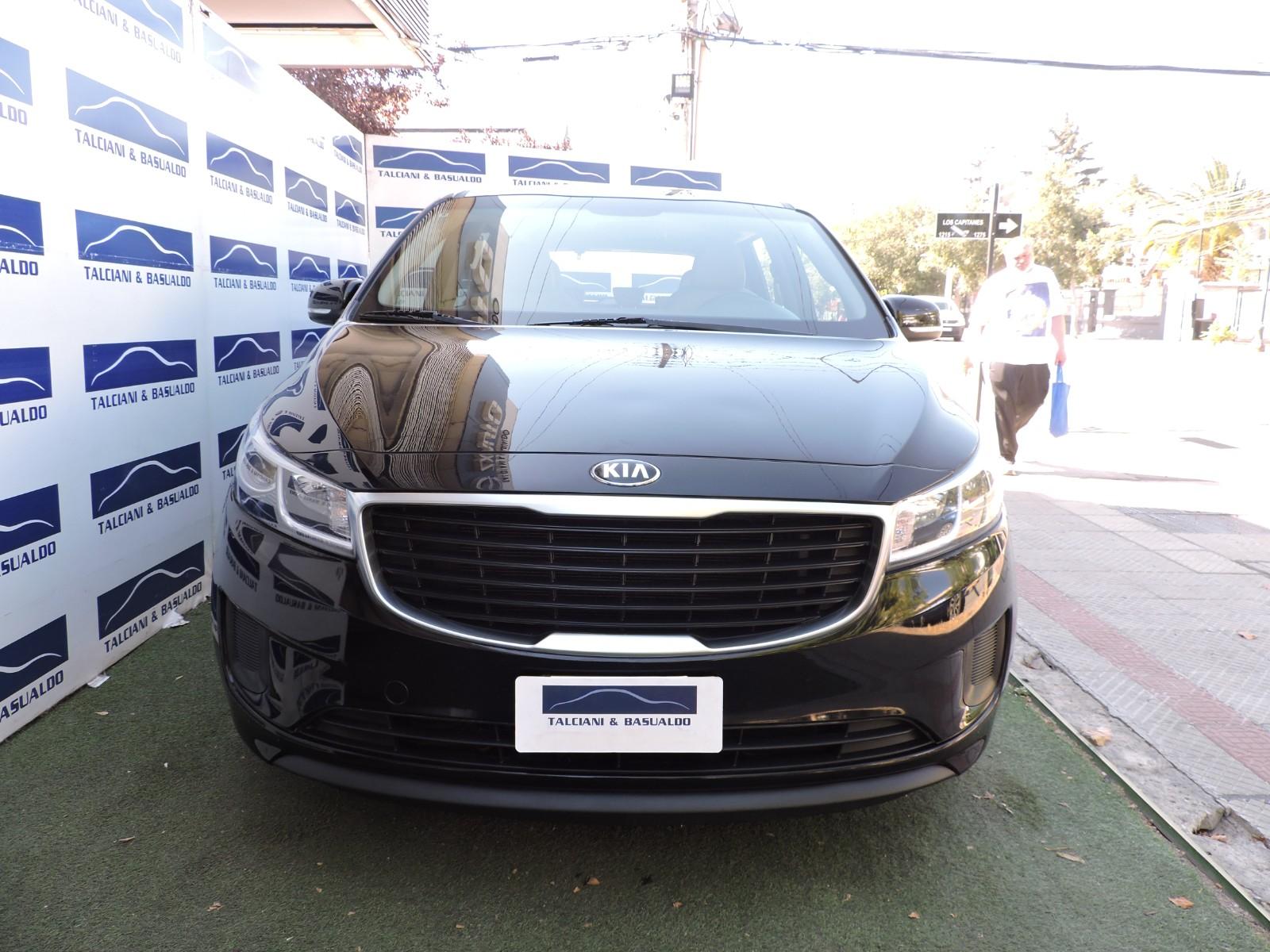 KIA GRAND CARNIVAL LX 3.3 2017 IMPECABLE ESTADO GENERAL - FULL MOTOR
