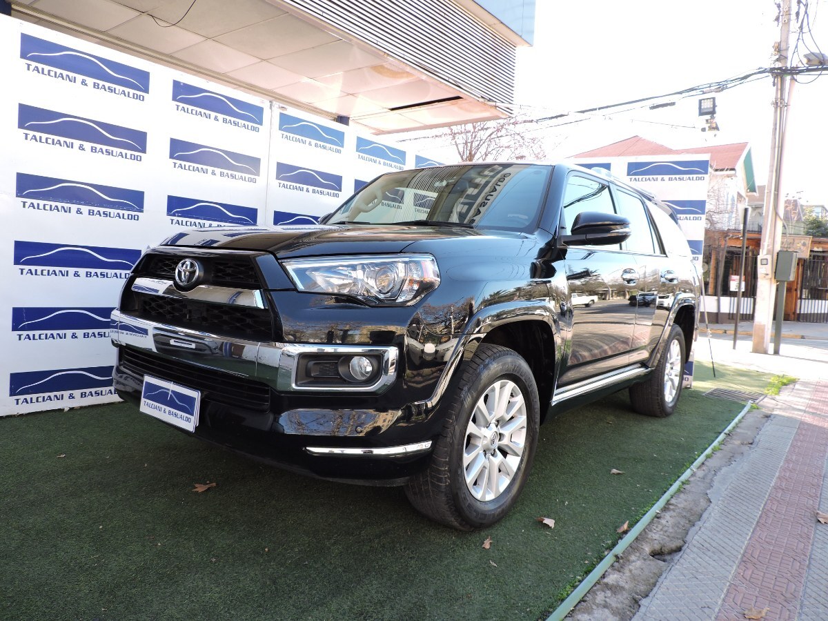 TOYOTA 4 RUNNER 4.0  4X2 2018 CUERO - TECHO - TRES CORRIDAS ASIENTOS - TALCIANI BASUALDO
