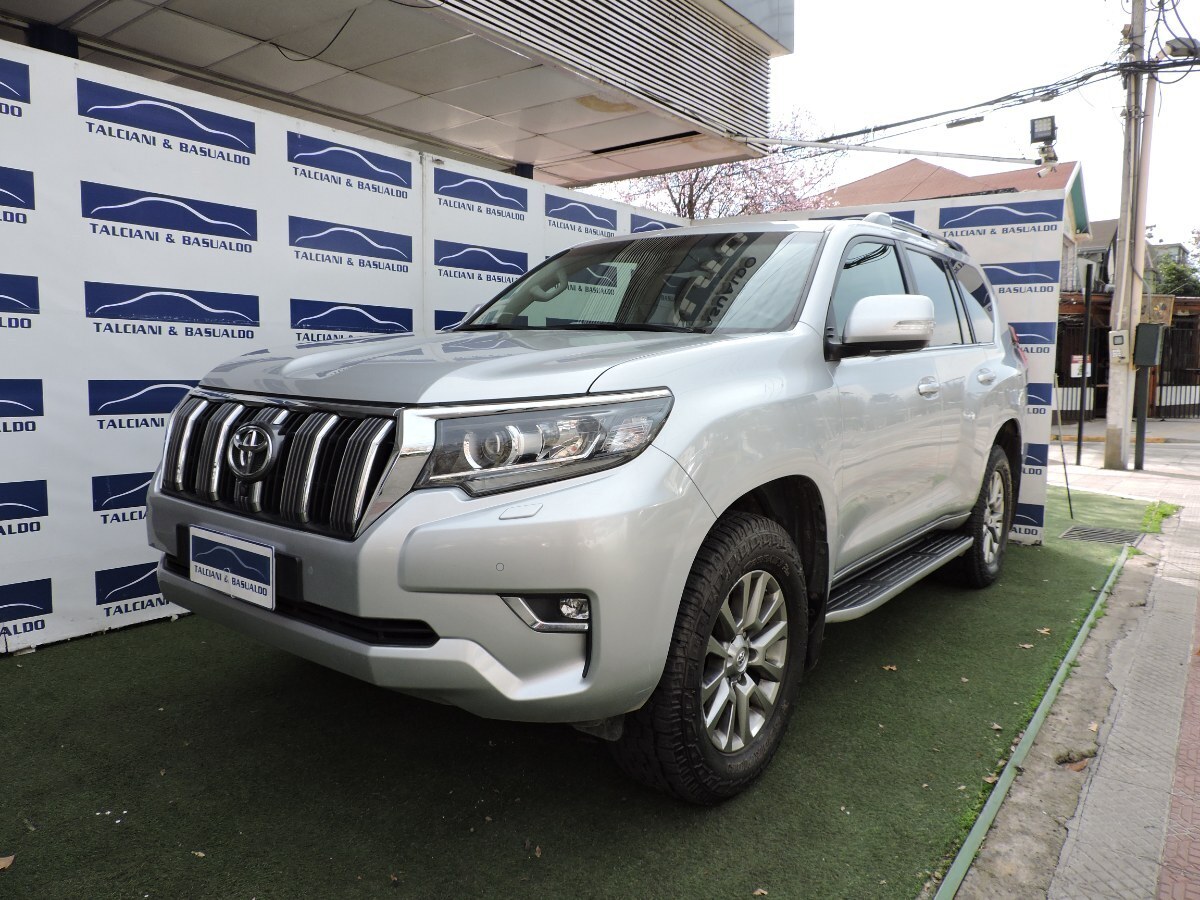 TOYOTA LAND CRUISER PRADO 4.0 4X4 2019 TECHO - CUERO - TRES CORRIDAS DE ASIENTOS - FULL MOTOR