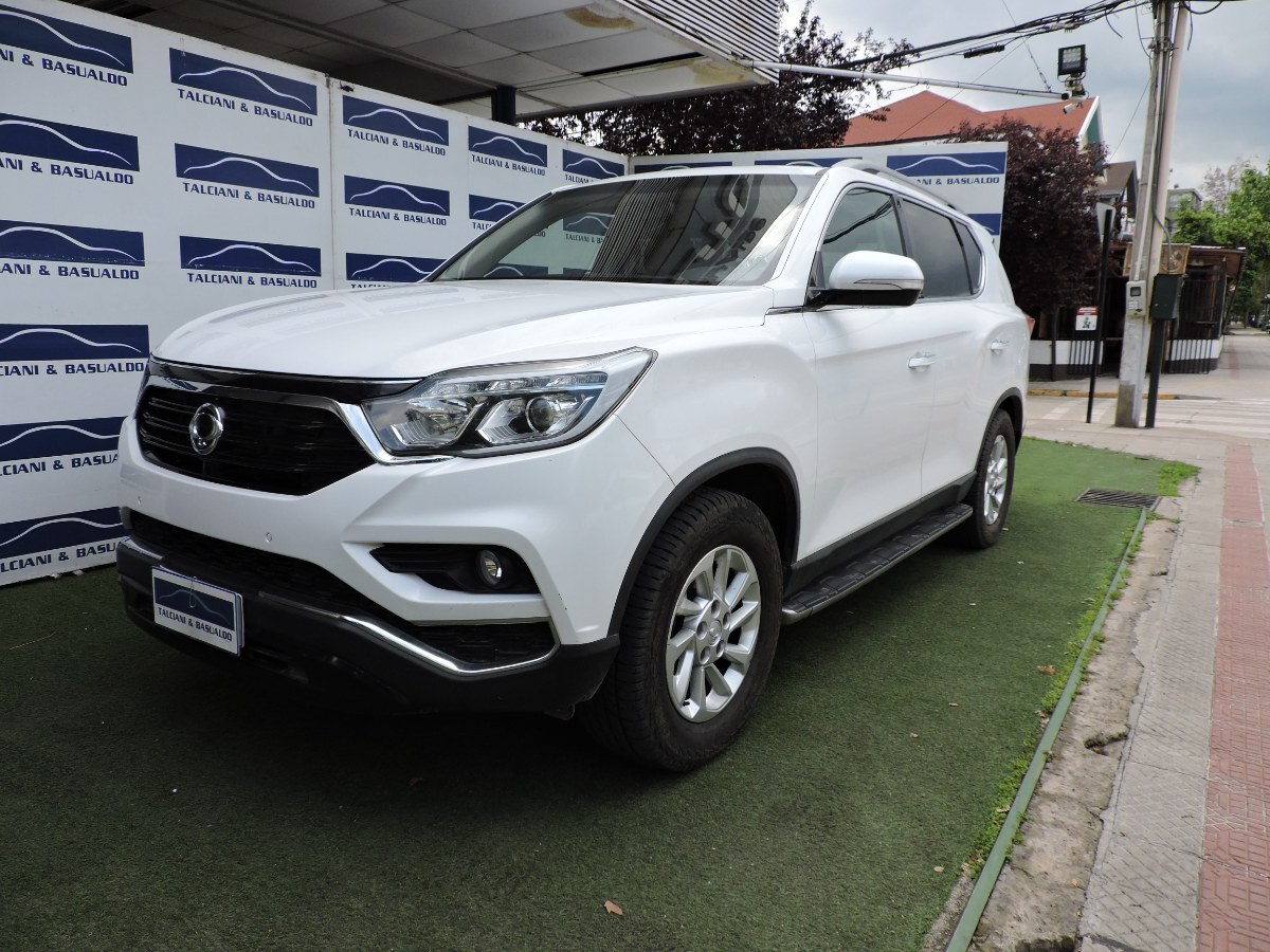 SSANGYONG REXTON 4x2 2.2 2021 TRES CORRIDAS DE ASIENTOS - FULL MOTOR