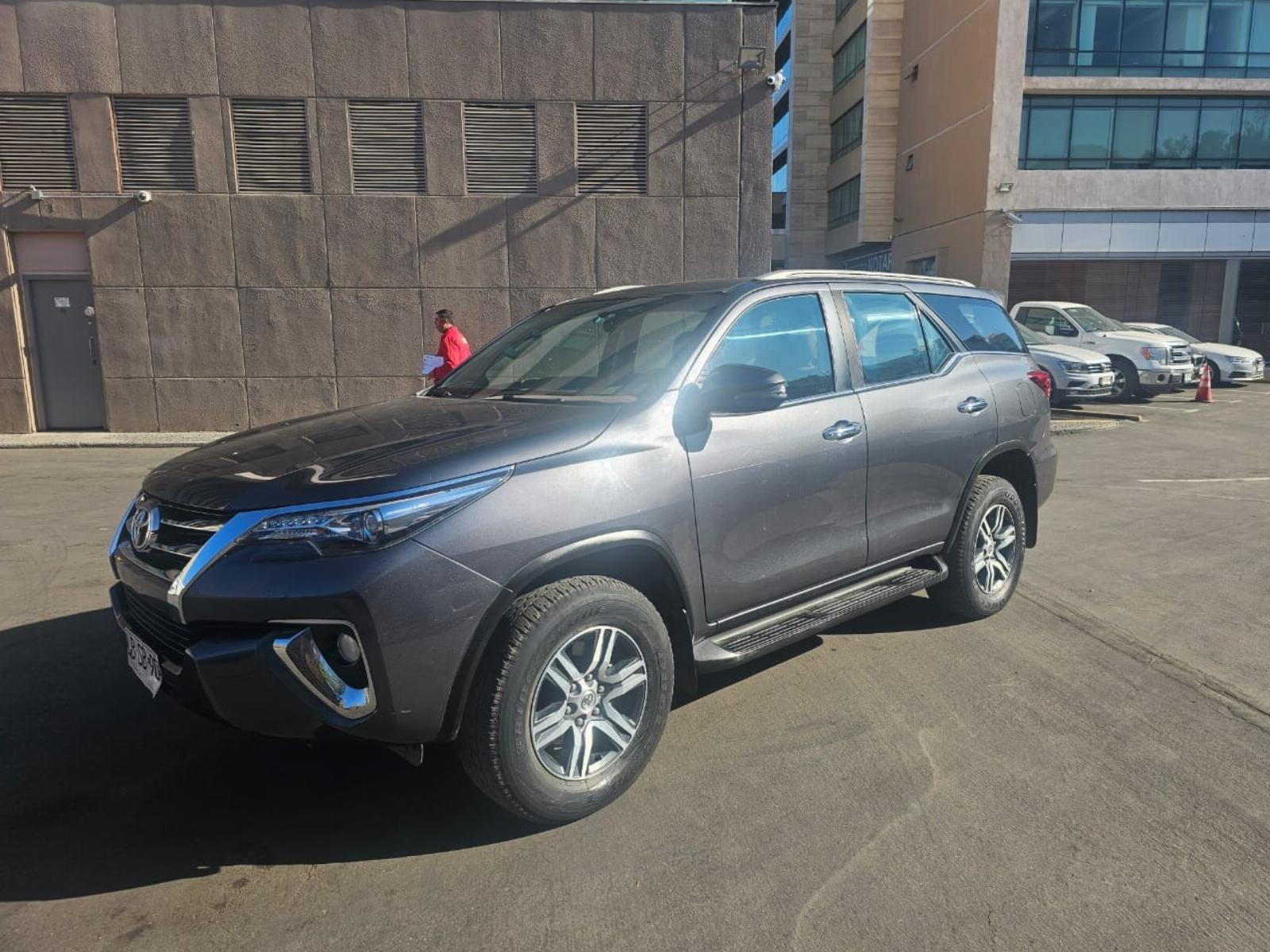 TOYOTA FORTUNER Fortuner NEW 2.7 SRX 4x2 AT 5P 2019 Fortuner NEW 2.7 SRX 4x2 AT 5P - 