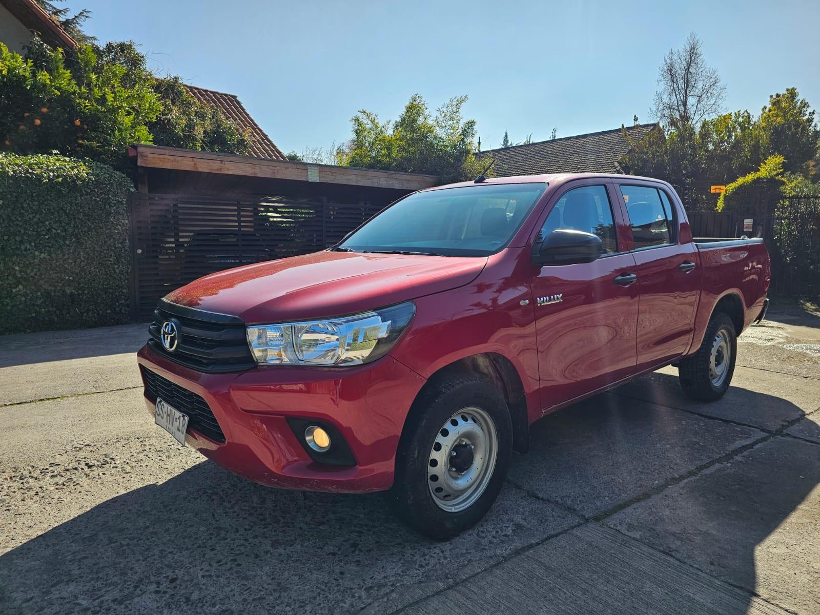 TOYOTA HILUX Hilux DX 2,4 4x4 2023 Hilux DX 2,4 4x4 - FULL MOTOR