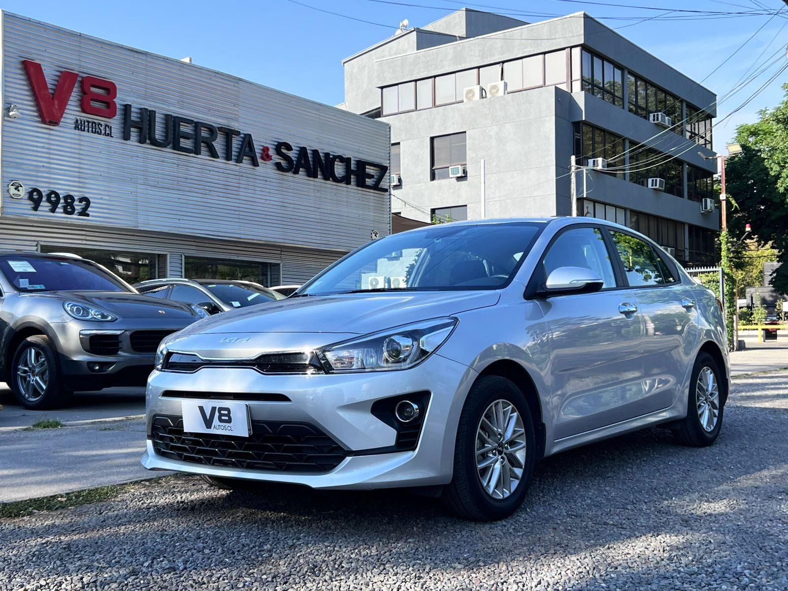 KIA RÍO 4 EX 1.4 AT 2022 MANTENIMIENTO EN LA MARCA  - V8 AUTOS