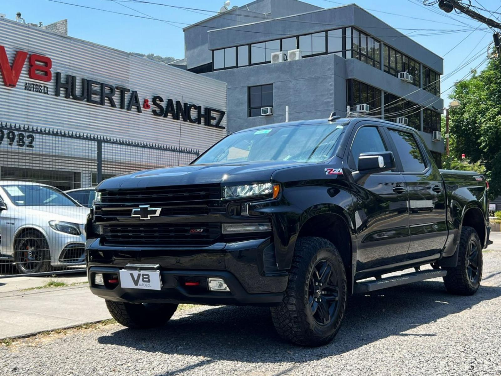 CHEVROLET SILVERADO LT TRAIL BOSS 2021 UN DUEÑO MANTENIMIENTO EN LA MARCA - FULL MOTOR