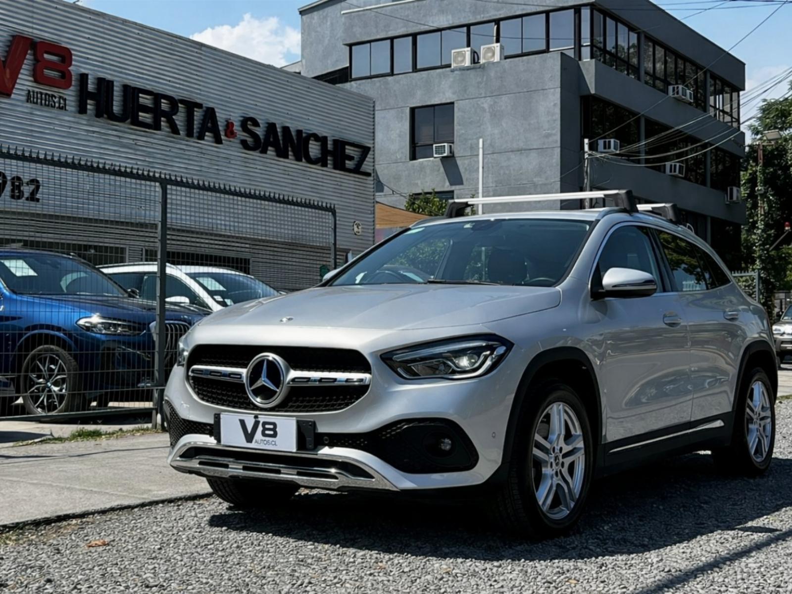 MERCEDES-BENZ GLA 200 UN DUEÑO 2022 MANTENIMIENTO EN KAUFMANN - FULL MOTOR