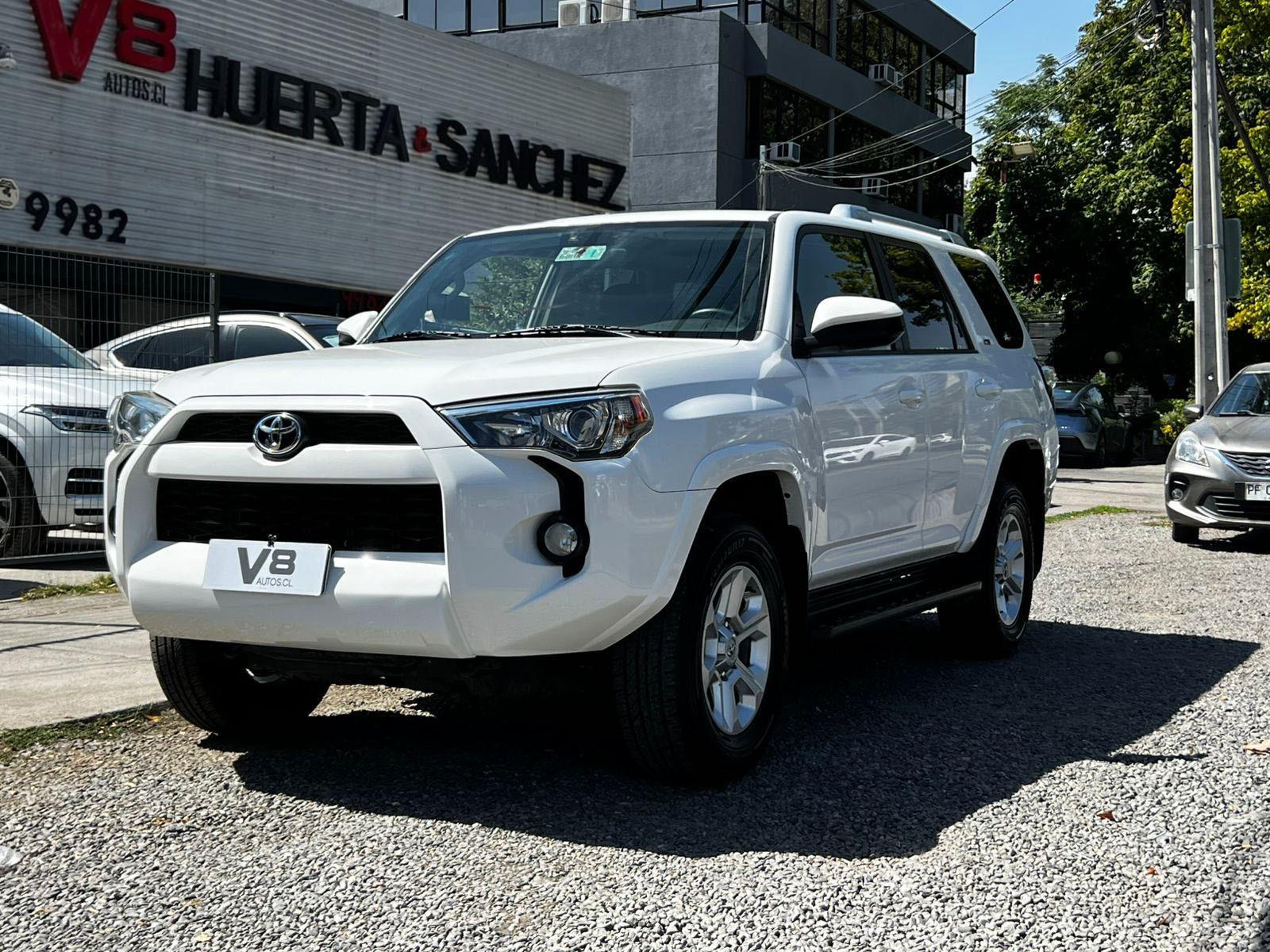 TOYOTA 4 RUNNER SR5 4.0 2017 MANTENIMIENTO AL DÍA - FULL MOTOR