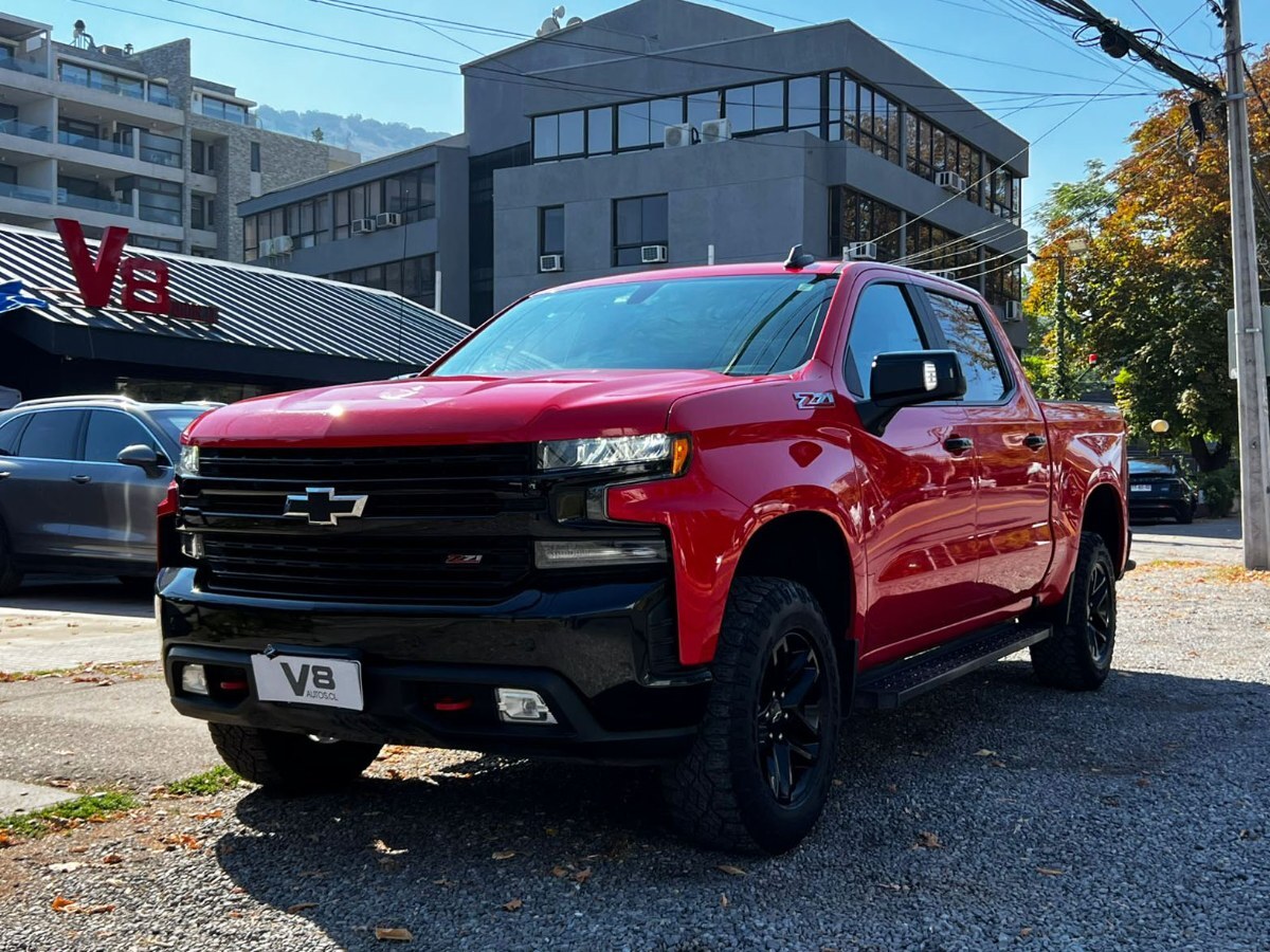 CHEVROLET SILVERADO LT TRAIL BOSS 2022 MANTENIMIENTO AL DÍA - FULL MOTOR