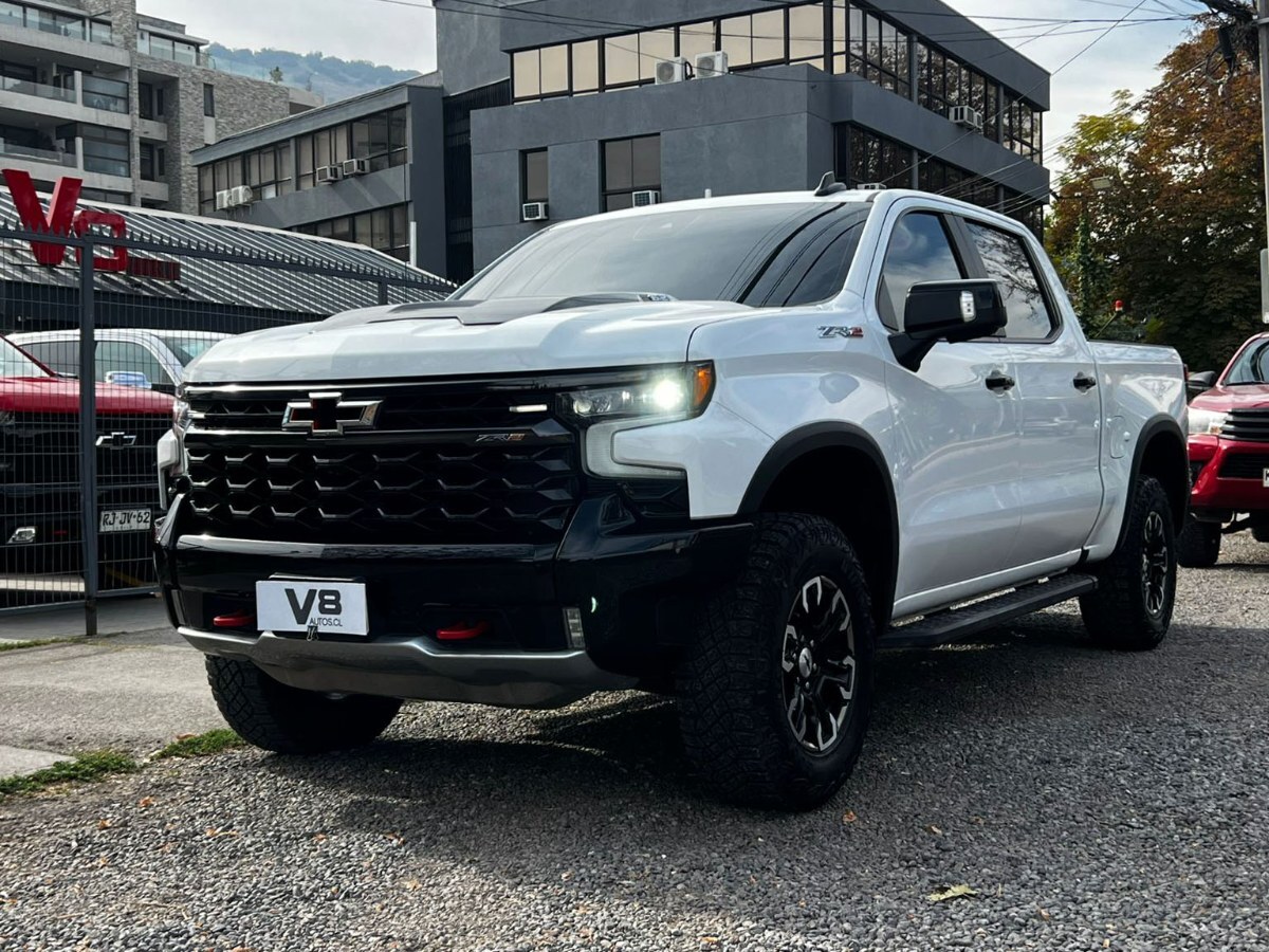 CHEVROLET SILVERADO ZR2  2025 FACTURABLE UN DUEÑO - V8 AUTOS