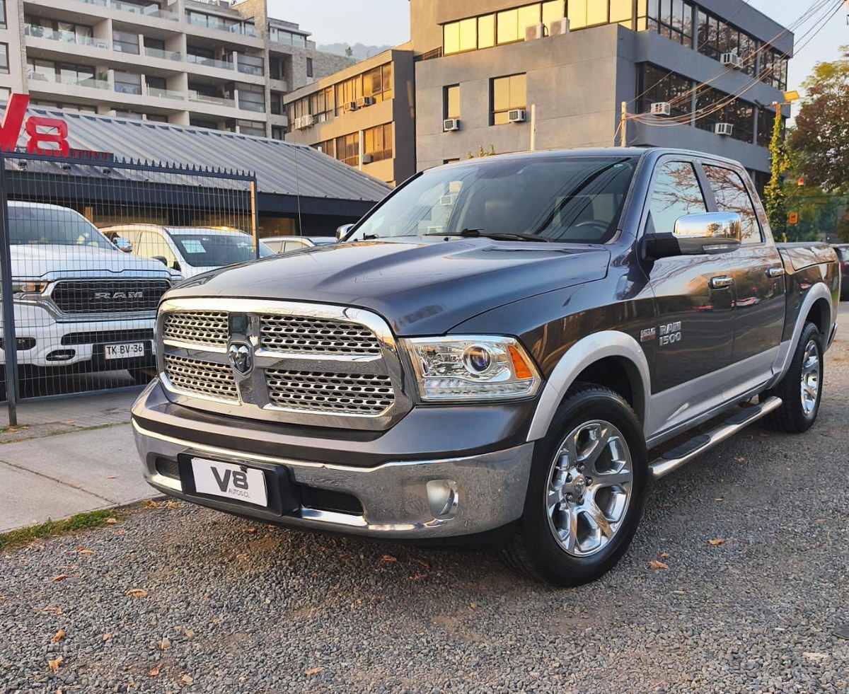 RAM 1500 LARAMIE HEMI 5.7 2018 MANTENIMIENTO EN LA MARCA - FULL MOTOR