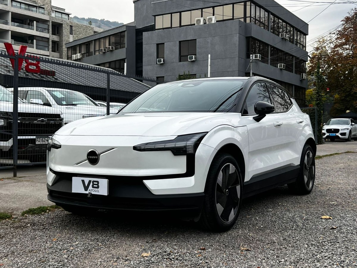 VOLVO EX30 PLUS 2024 100% ELÉCTRICO - FULL MOTOR