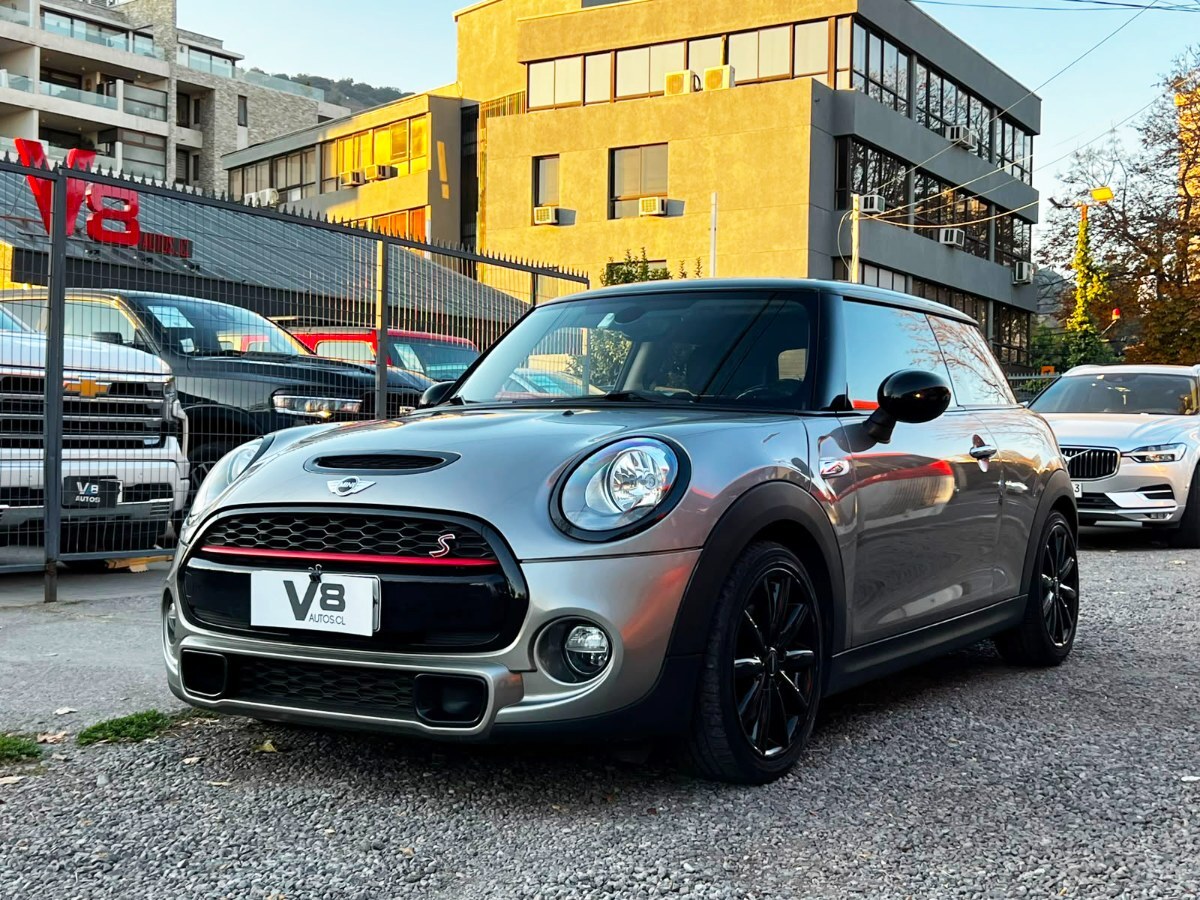 MINI COOPER S 2.0 AT LOOK JCW 2017 MANTENIMIENTO EN LA MARCA - FULL MOTOR