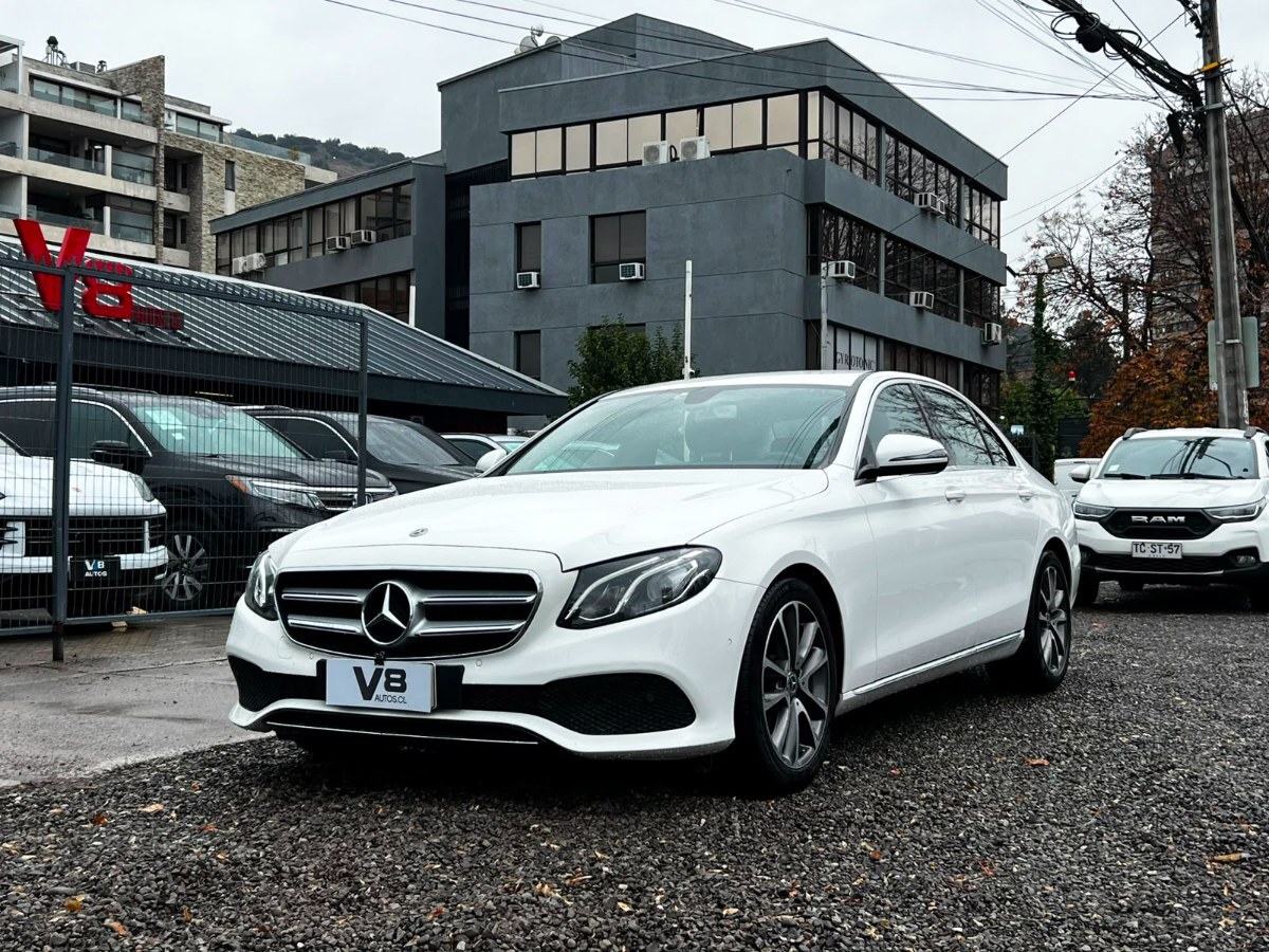 MERCEDES-BENZ E220 DIESEL 2018 MANTENIMIENTO EN KAUFMANN  - V8 AUTOS