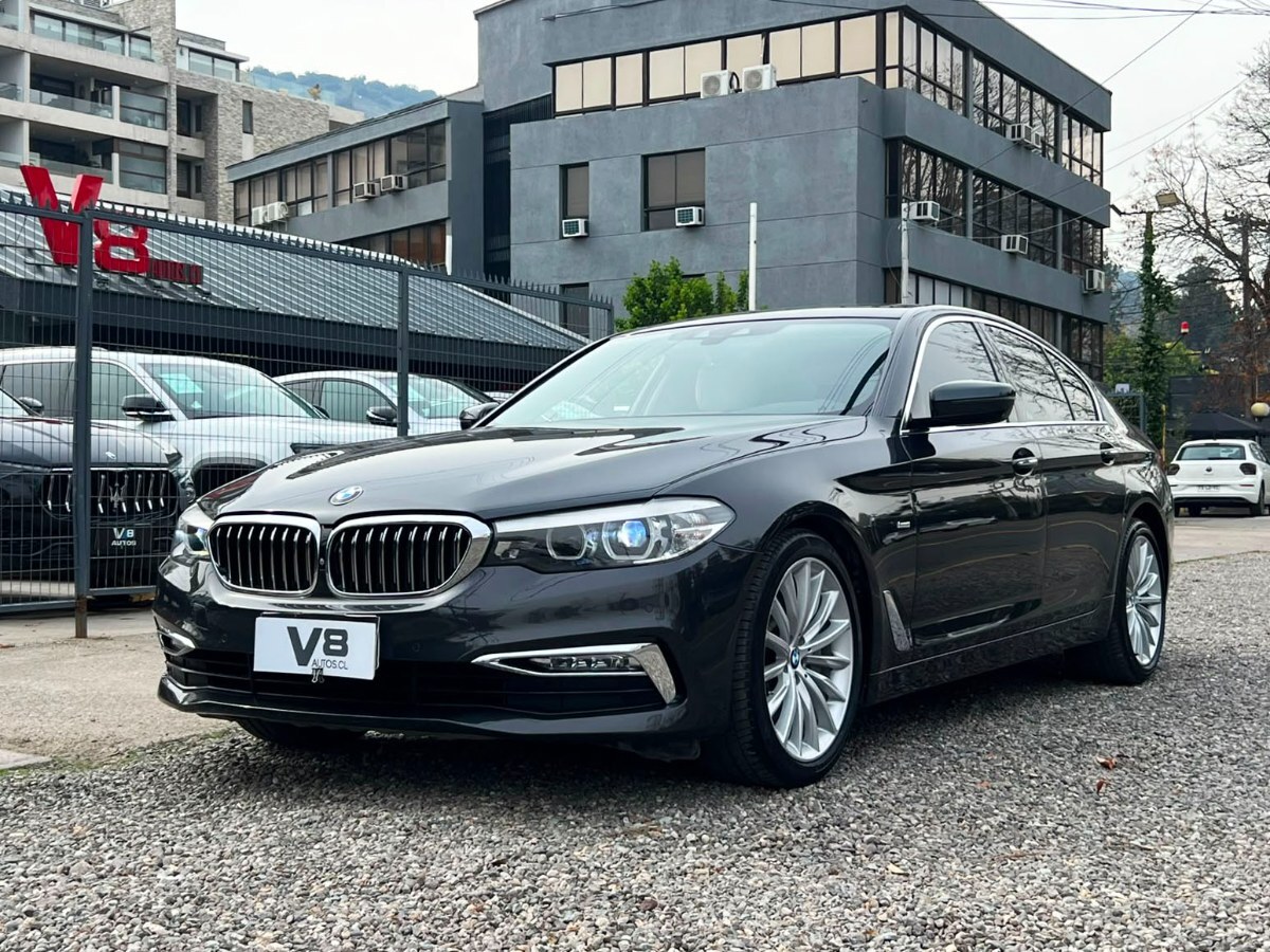 BMW 540 LUXURY LINE 3.0 2017 MANTENIMIENTO AL DÍA - FULL MOTOR