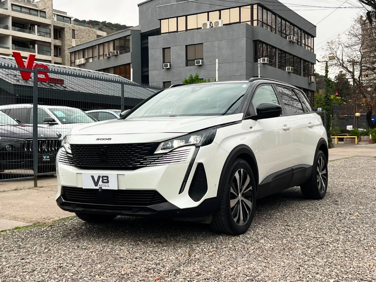PEUGEOT 5008 GT BLACK PACK 1.5 HDI 2024 MANTENIMIENTO EN LA MARCA UN DUEÑO - FULL MOTOR
