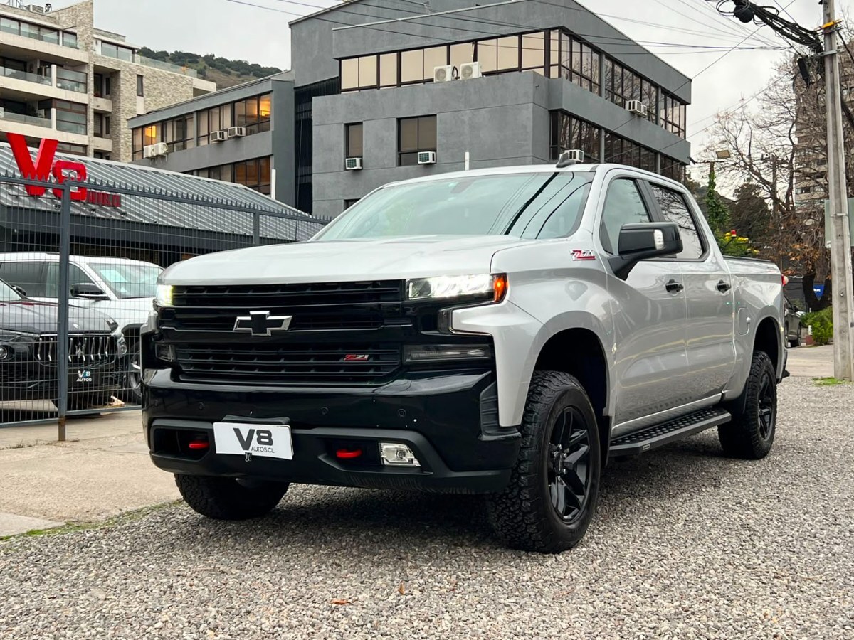 CHEVROLET SILVERADO LT TRAIL BOSS 5.3 2021 MANTENIMIENTO AL DIA - FULL MOTOR