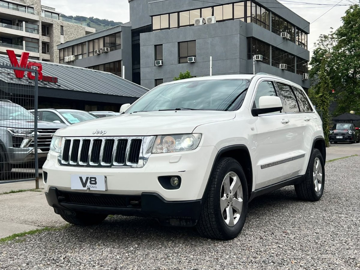 JEEP GRAND CHEROKEE LAREDO 4x4 2011 ÚNICO DUEÑO - FULL MOTOR
