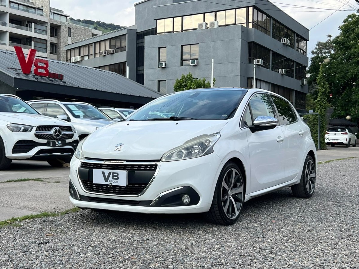 PEUGEOT 208 ALLURE 1.6 HDI MT 2018 ÚNICO DUEÑO - FULL MOTOR
