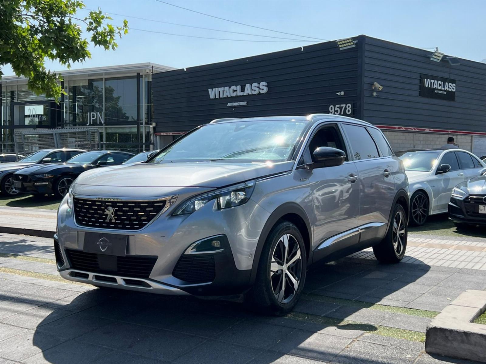 PEUGEOT 5008 GT LINE 2021 TRES CORRIDAS DE ASIENTOS - 