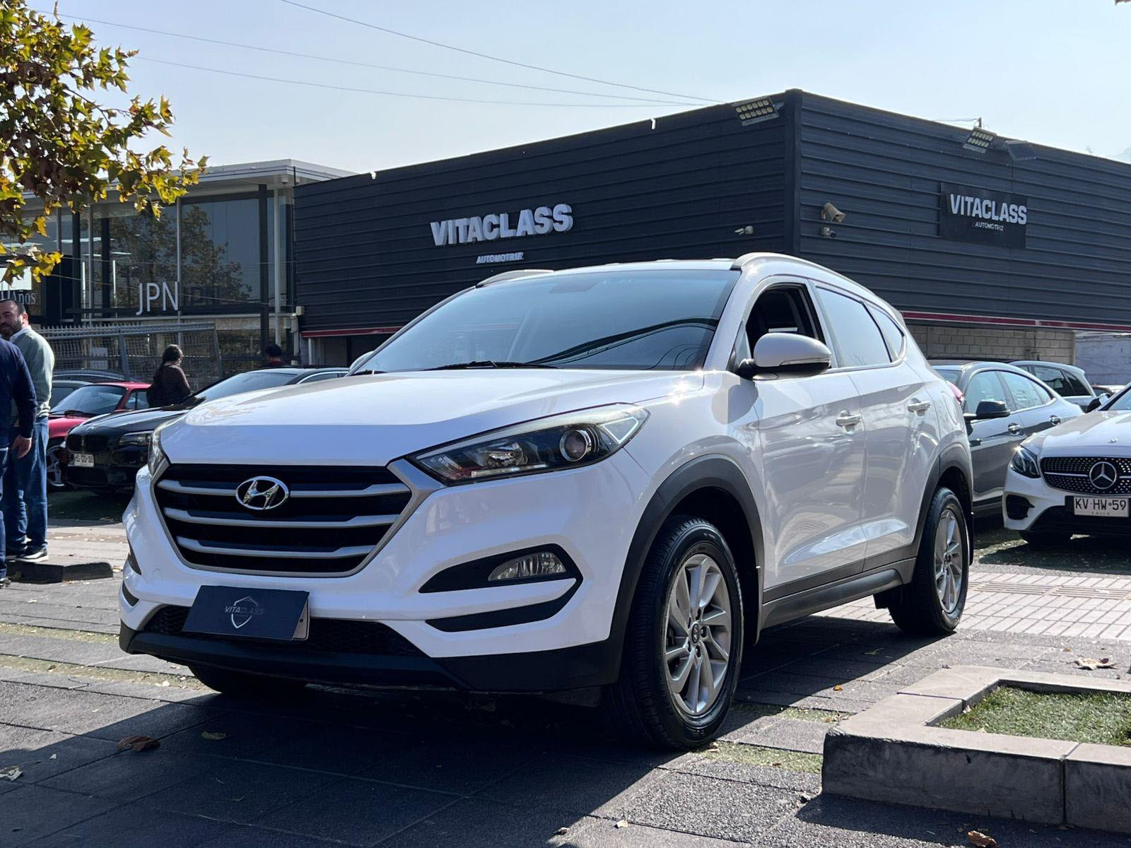 HYUNDAI TUCSON GL ADVANCE 2.0 MT 2017  - VitaClass