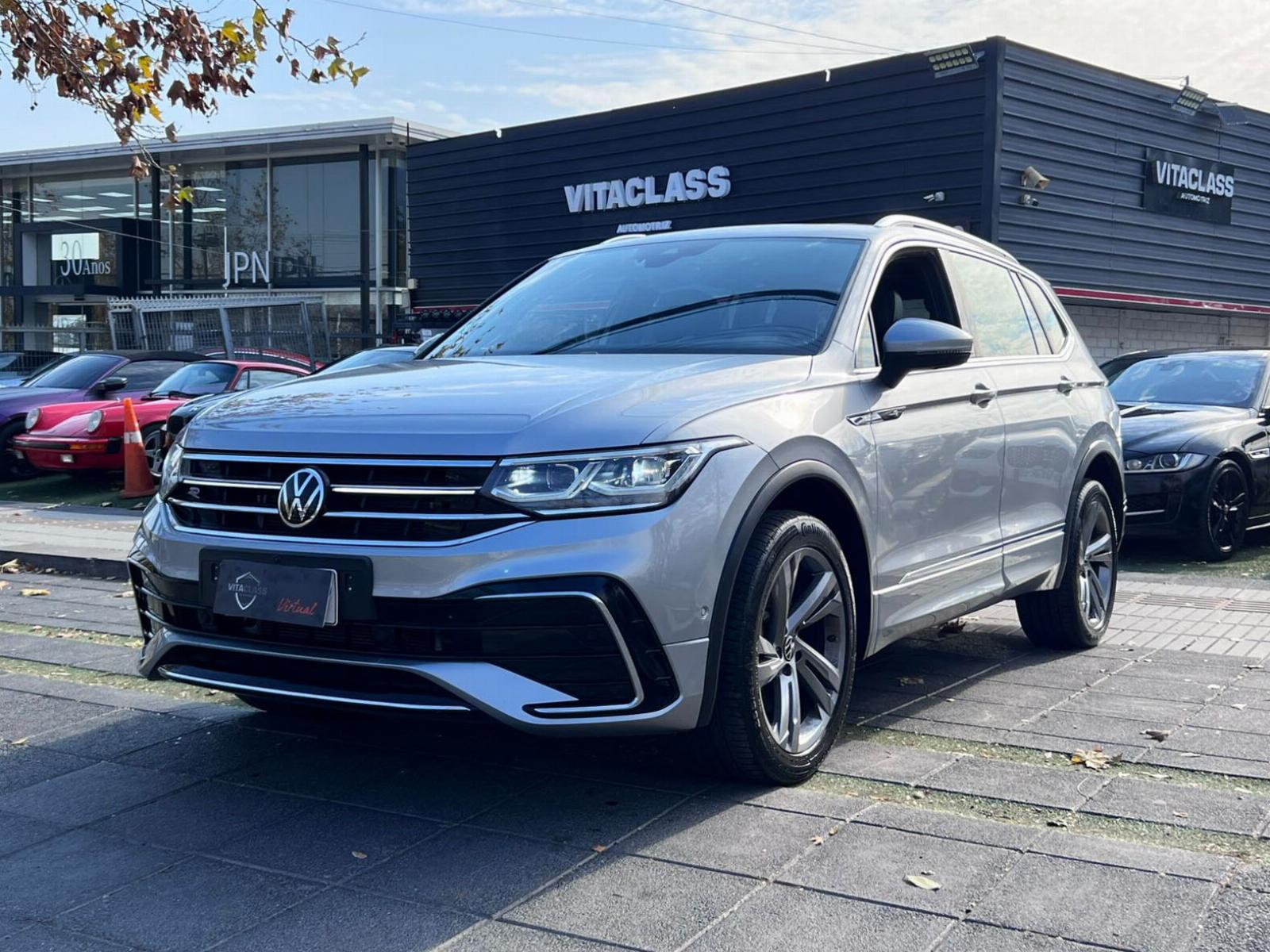 VOLKSWAGEN TIGUAN 350 TSI R 2023 TRES CORRIDAS DE ASIENTOS 4X4 - 