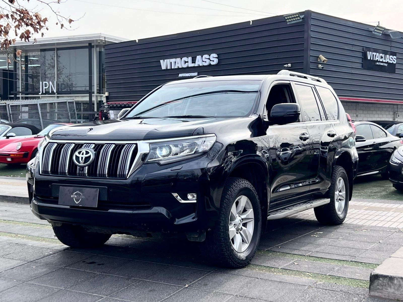 TOYOTA LAND CRUISER PRADO VX 4.0 2019 TRES CORRIDAS DE ASIENTOS - VitaClass