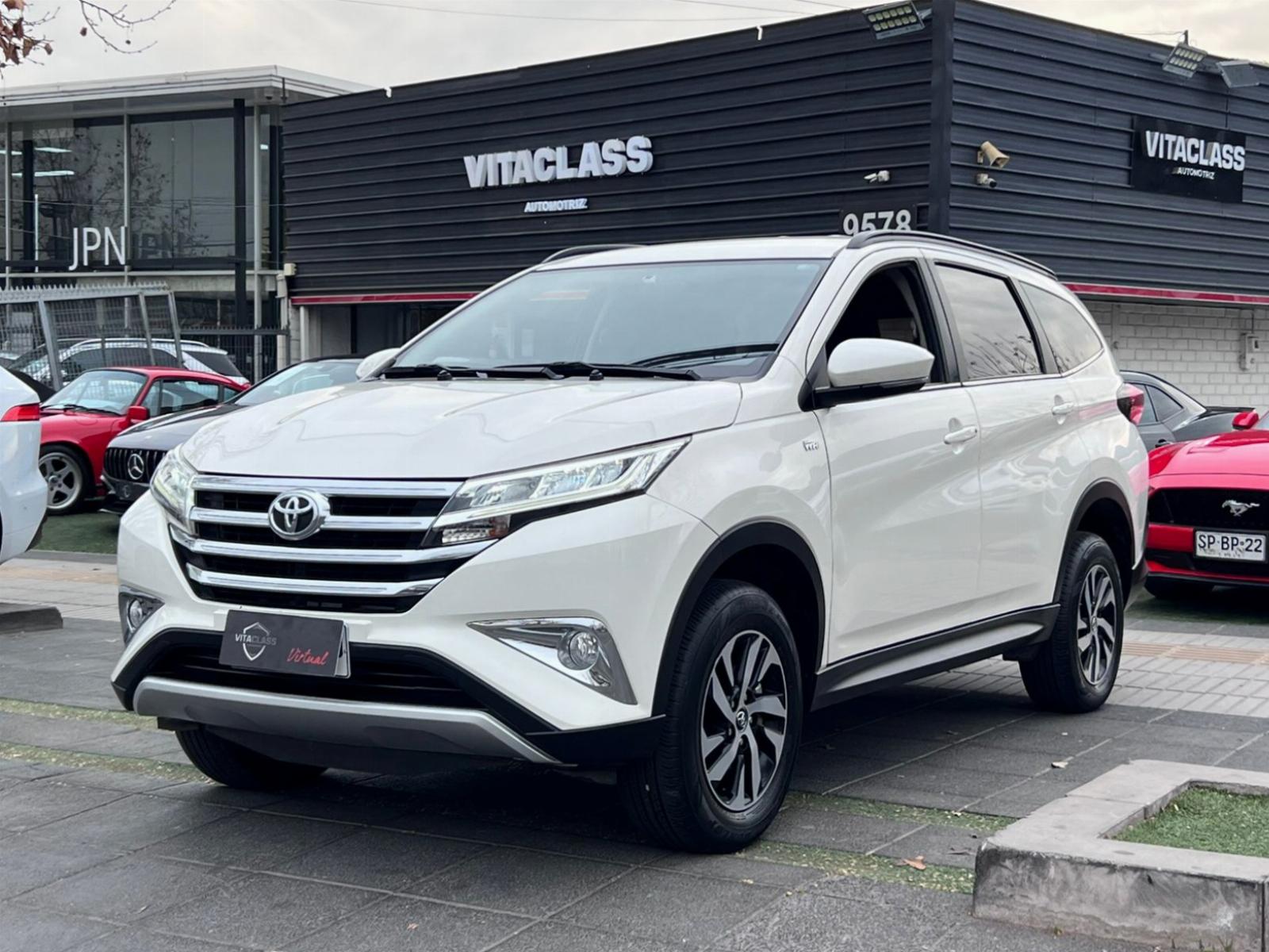 TOYOTA RUSH G 1.5 MT 2022 TRES CORRIDAS DE ASIENTOS - 