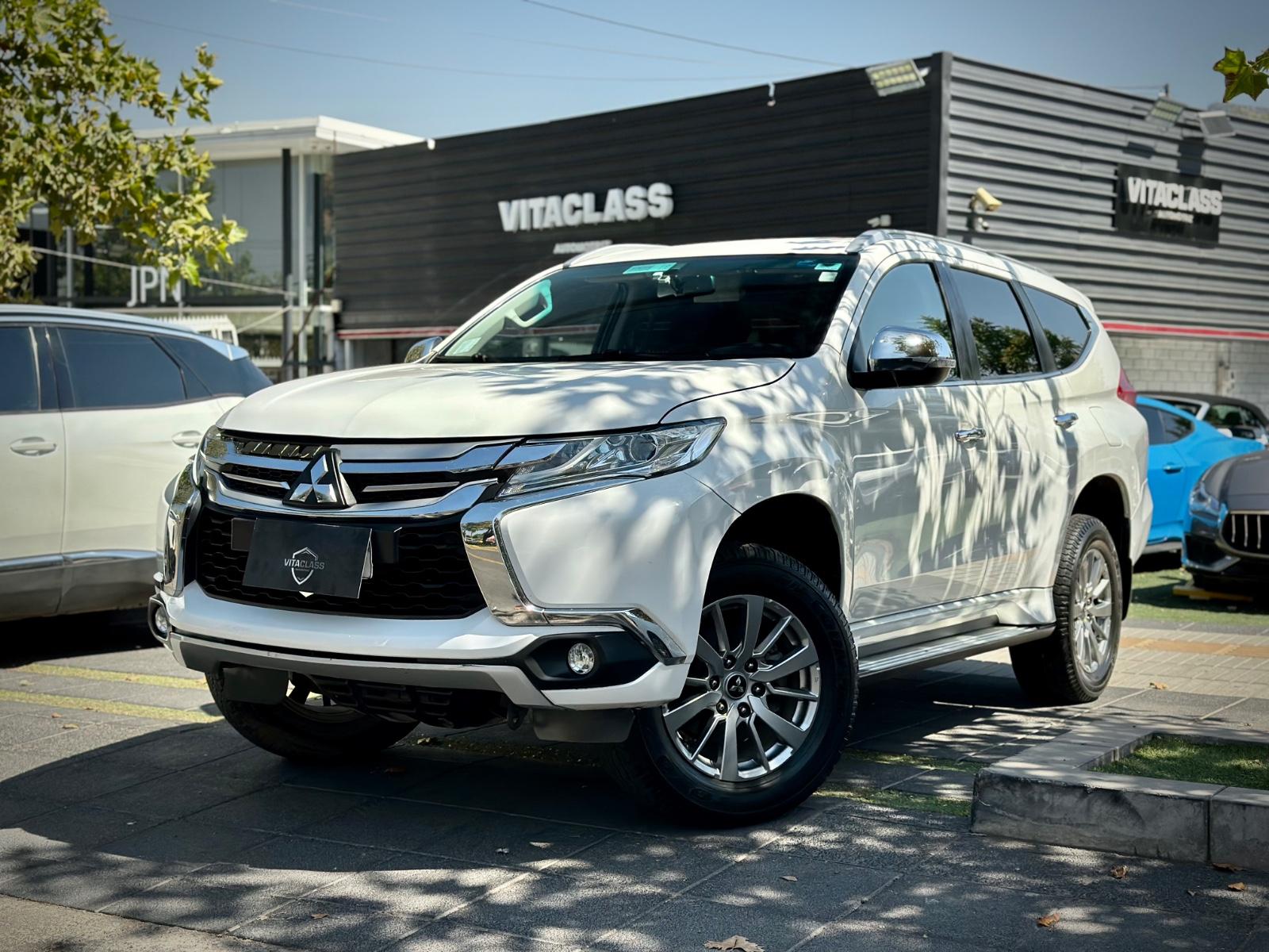 MITSUBISHI MONTERO SPORT 3.0 V6 2020 3 CORRIDAS DE ASIENTOS - FULL MOTOR