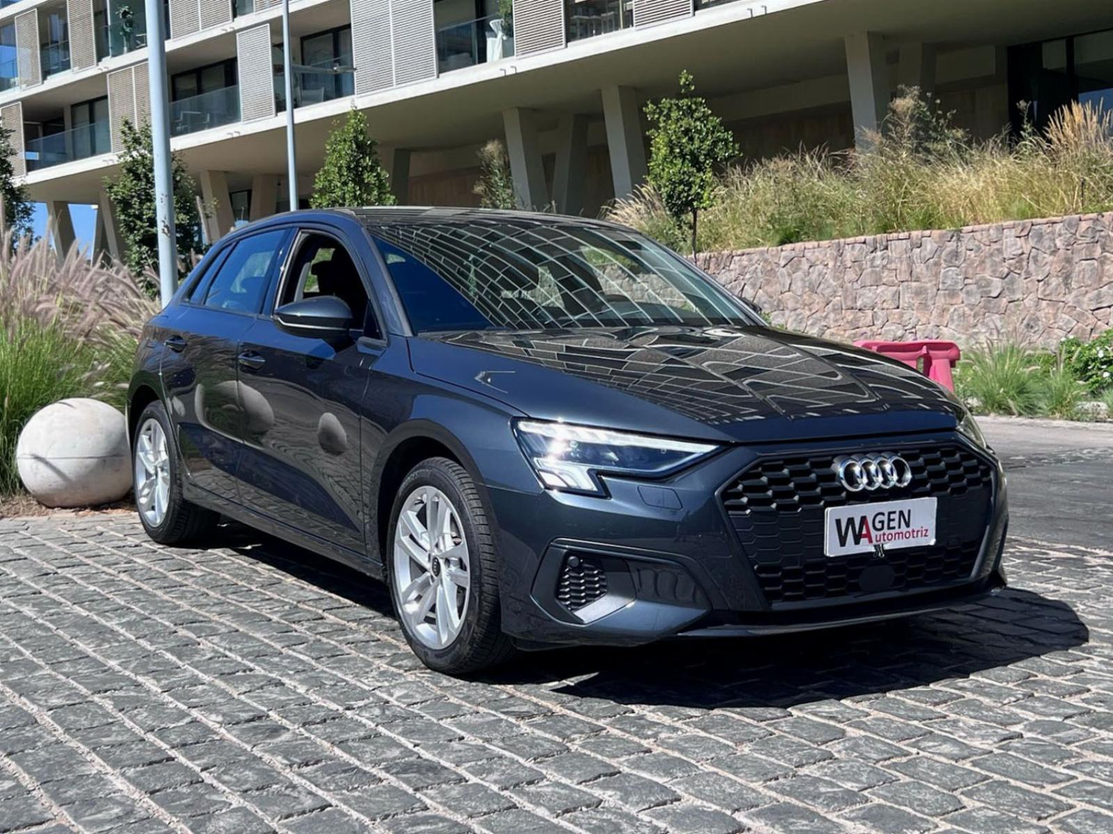 AUDI A3 SPORTBACK 35 TFSI  2024 MANTENIMIENTO PRE PAGADO UN DUEÑO - 