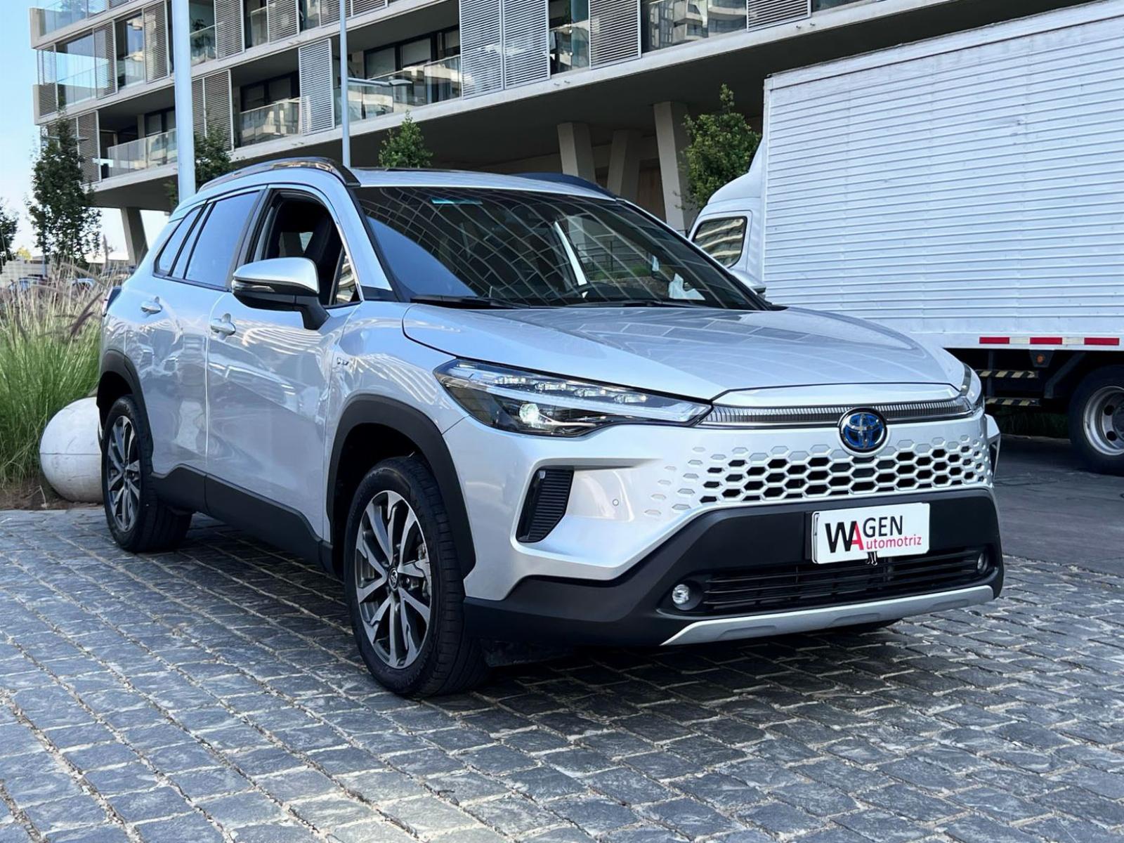TOYOTA COROLLA CROSS SEG HÍBRIDO 2025 GARANTÍA VIGENTE - FULL MOTOR