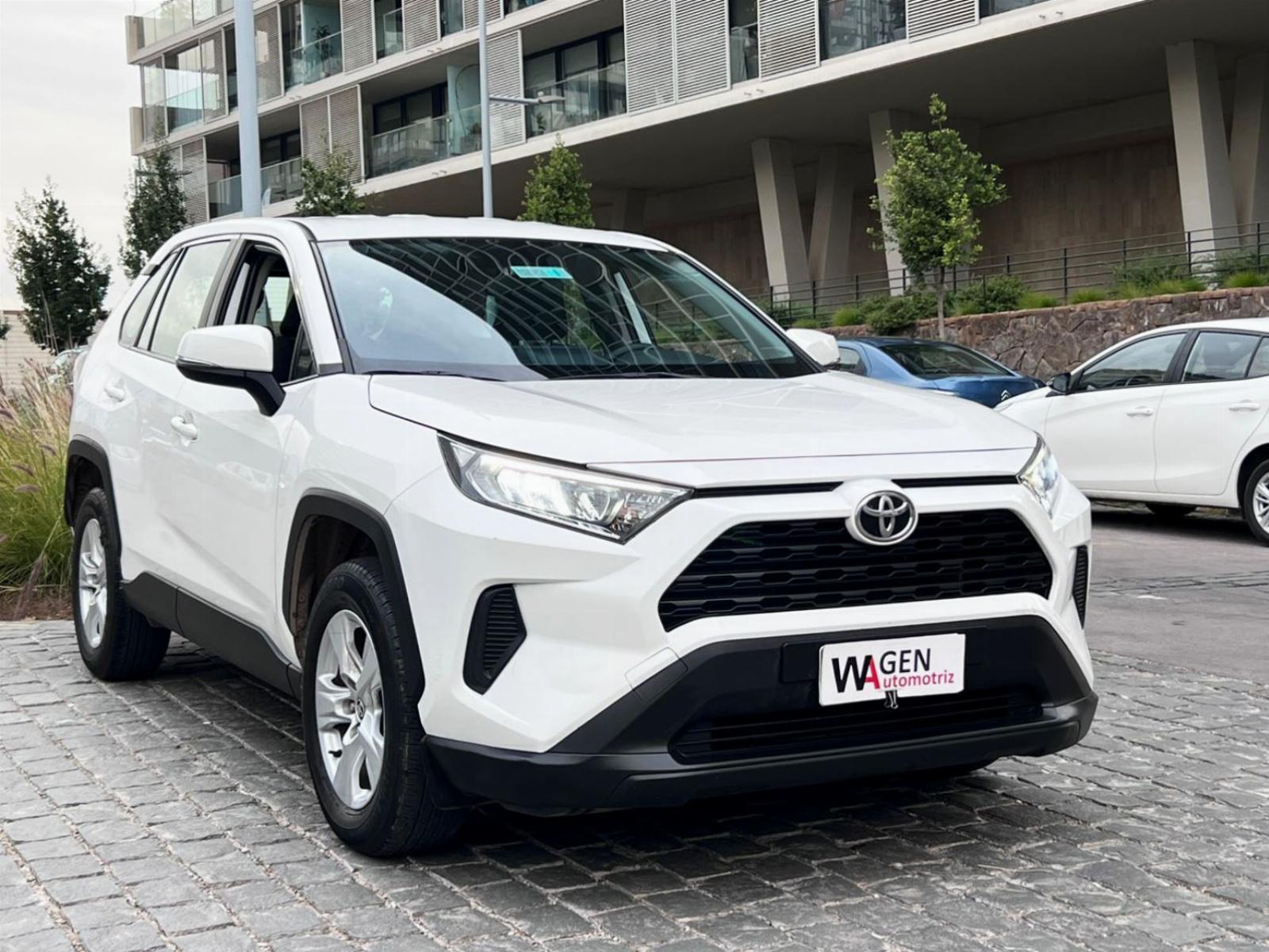 TOYOTA RAV 4 LE 2.0 AT 2021 ÚNICO DUEÑO - 