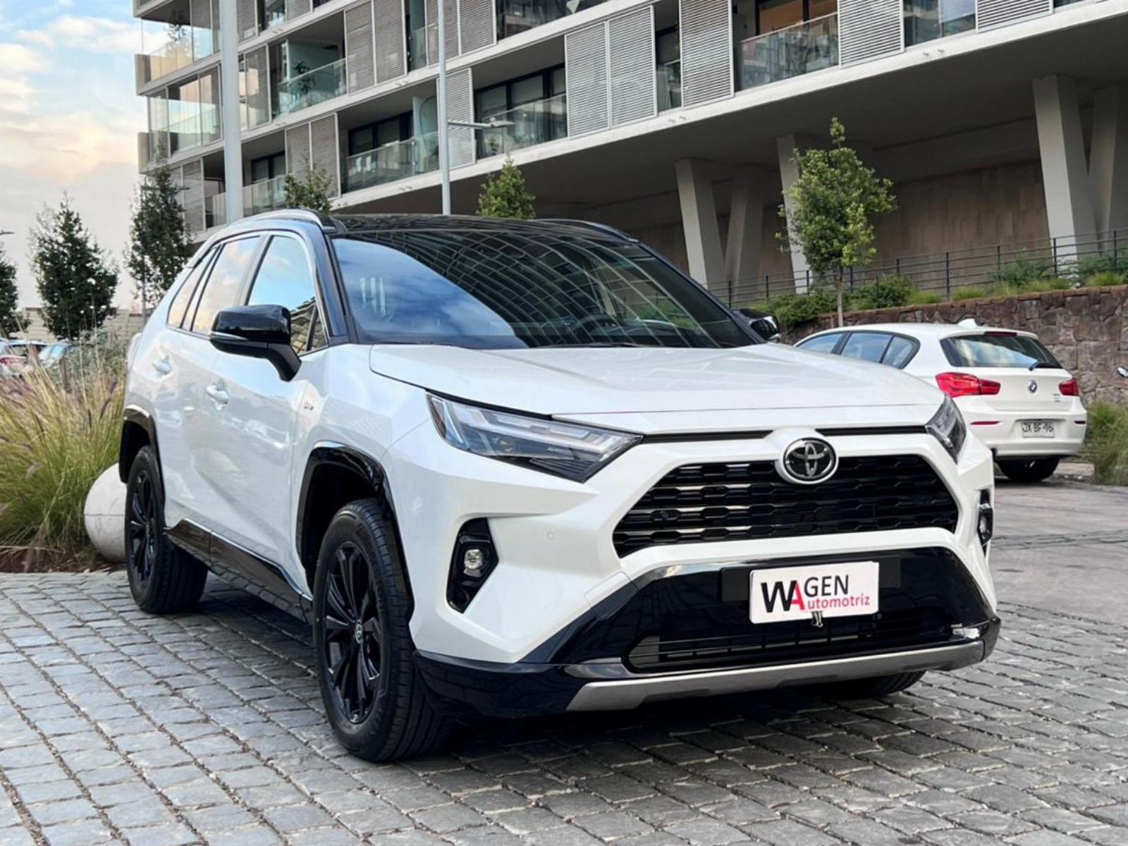 TOYOTA RAV 4 HÍBRIDO XSE 2025 GARANTÍA VIGENTE UN DUEÑO - 
