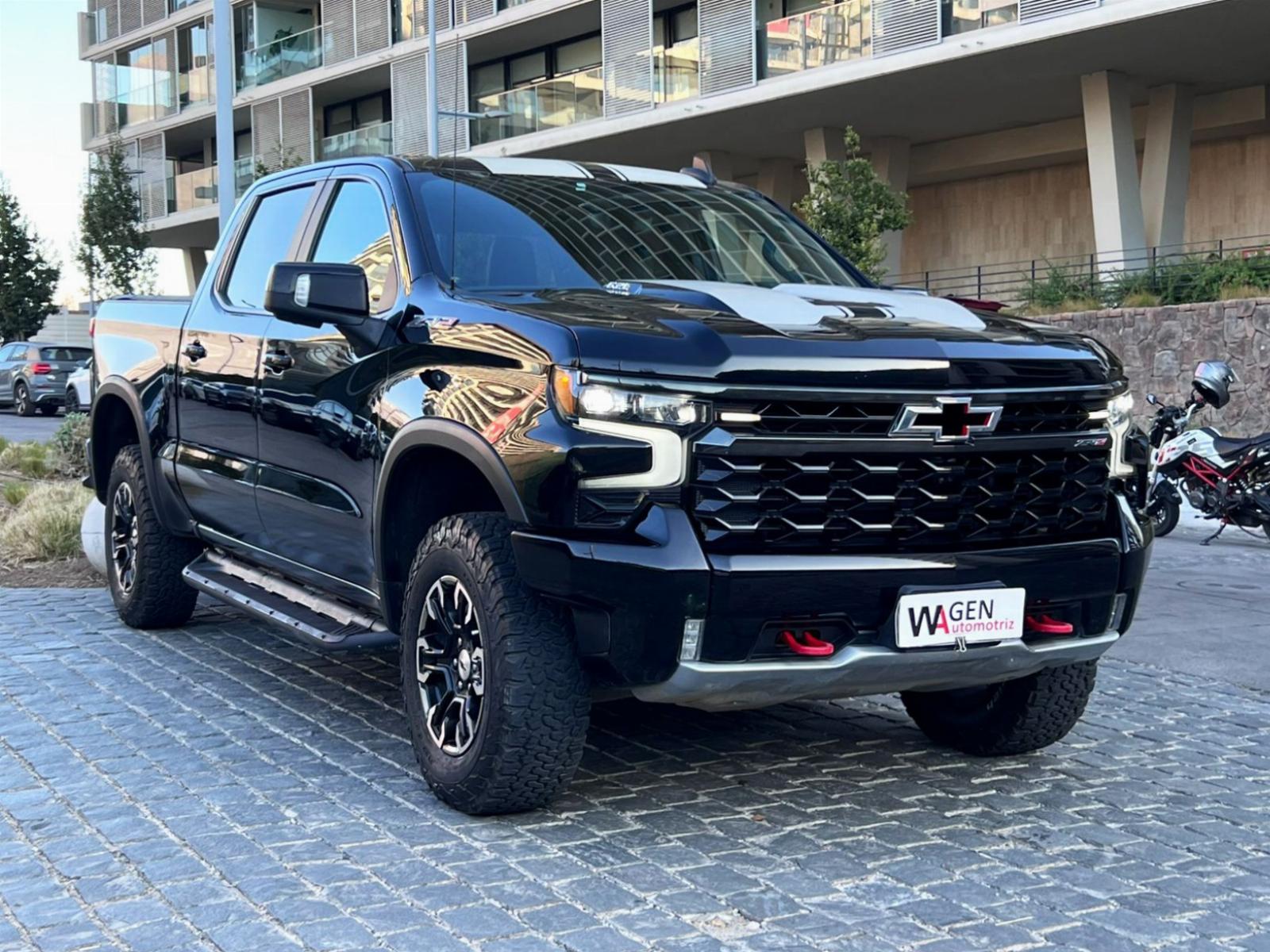 CHEVROLET SILVERADO ZR2 2023 UN DUEÑO MANTENIMIENTO EN LA MARCA - 