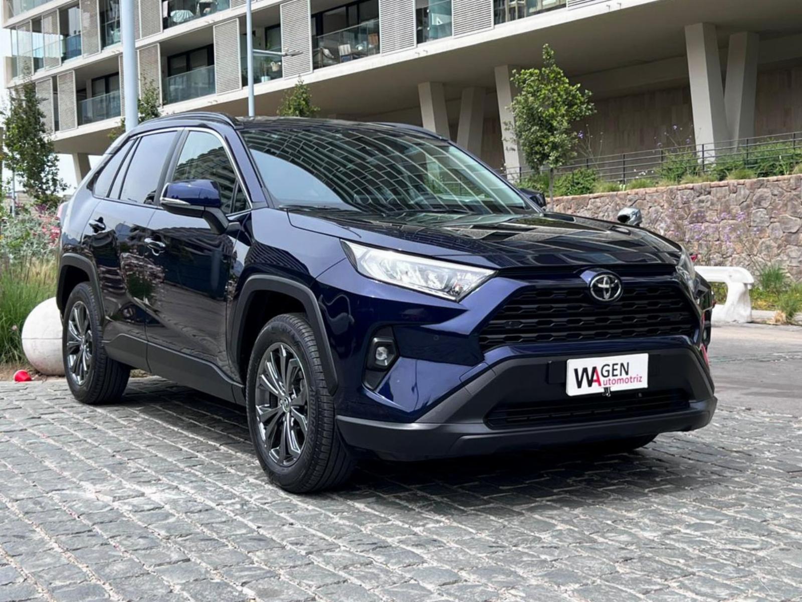 TOYOTA RAV 4 XLE 2.0 AT 2025 ÚNICO DUEÑO - FULL MOTOR