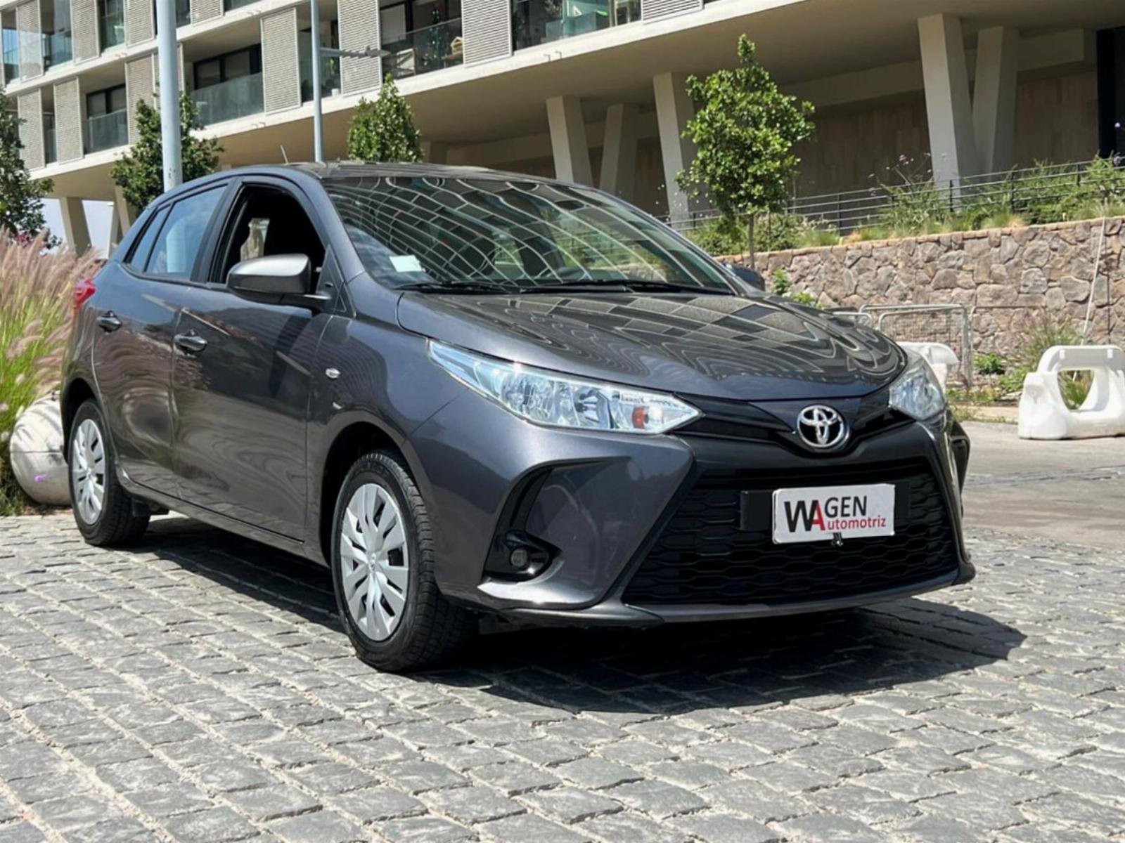 TOYOTA YARIS SPORT GLE 1.5 AT 2022 MANTENIMIENTO EN LA MARCA UN DUEÑO - FULL MOTOR