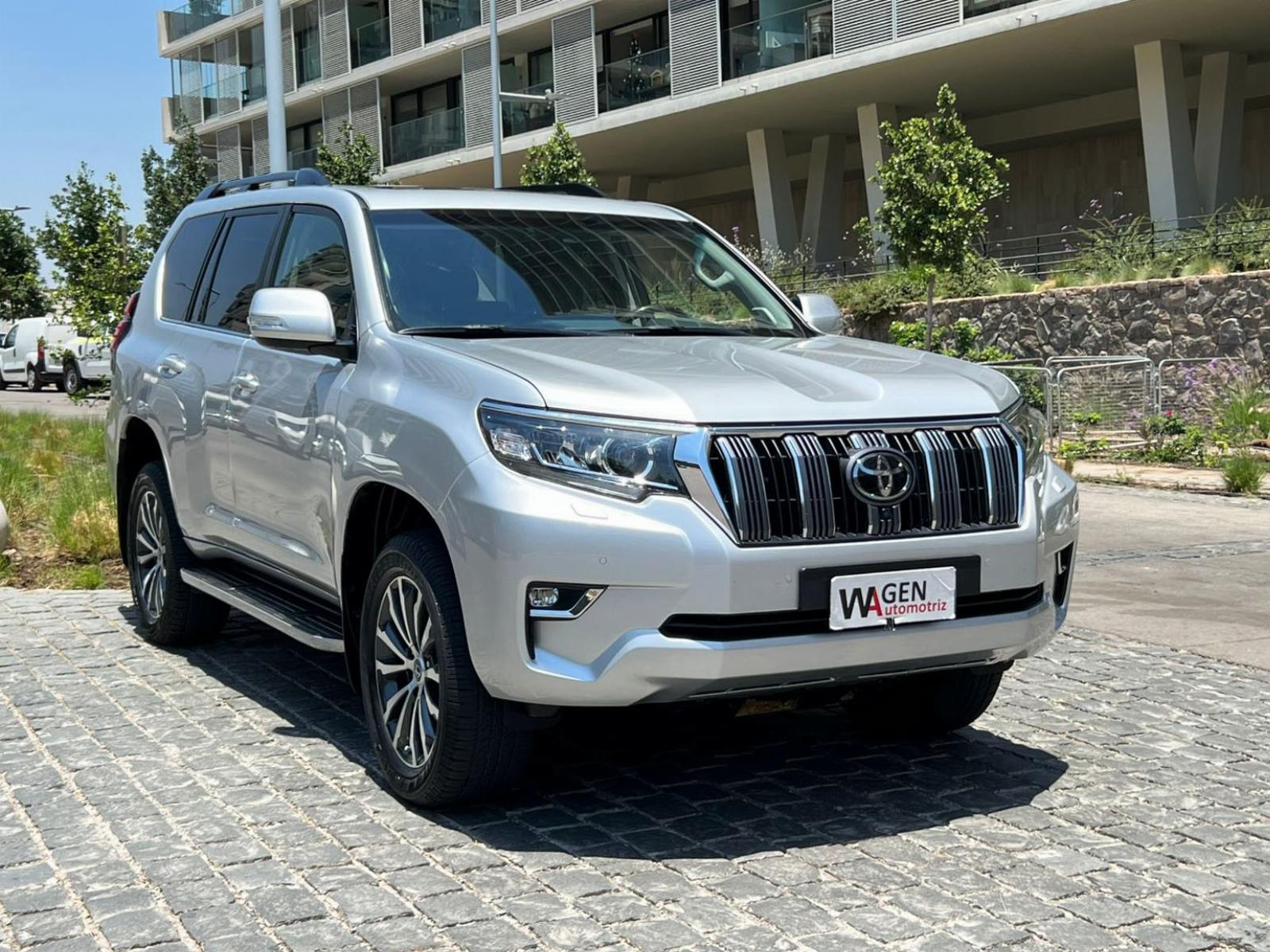 TOYOTA LAND CRUISER PRADO VX LIMITED 2023 GARANTÍA DE FÁBRICA VIGENTE - FULL MOTOR