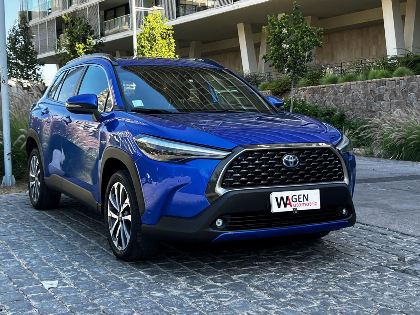 TOYOTA COROLLA CROSS SEG CVT HEV 1.8 2023 MANTENIMIENTO EN LA MARCA UN DUEÑO - FULL MOTOR