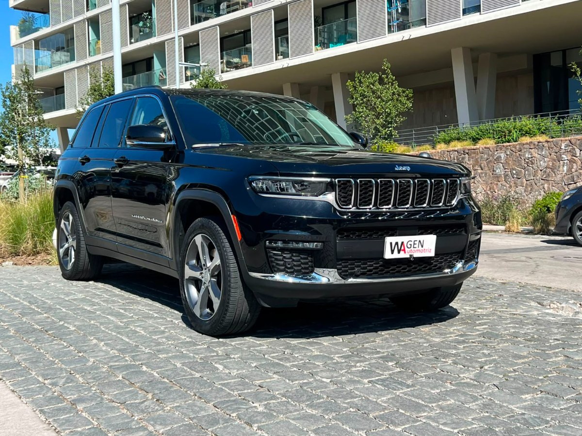 JEEP GRAND CHEROKEE LIMITED 3.6 4WD 2024 MANTENIMIENTO EN LA MARCA UN DUEÑO - FULL MOTOR